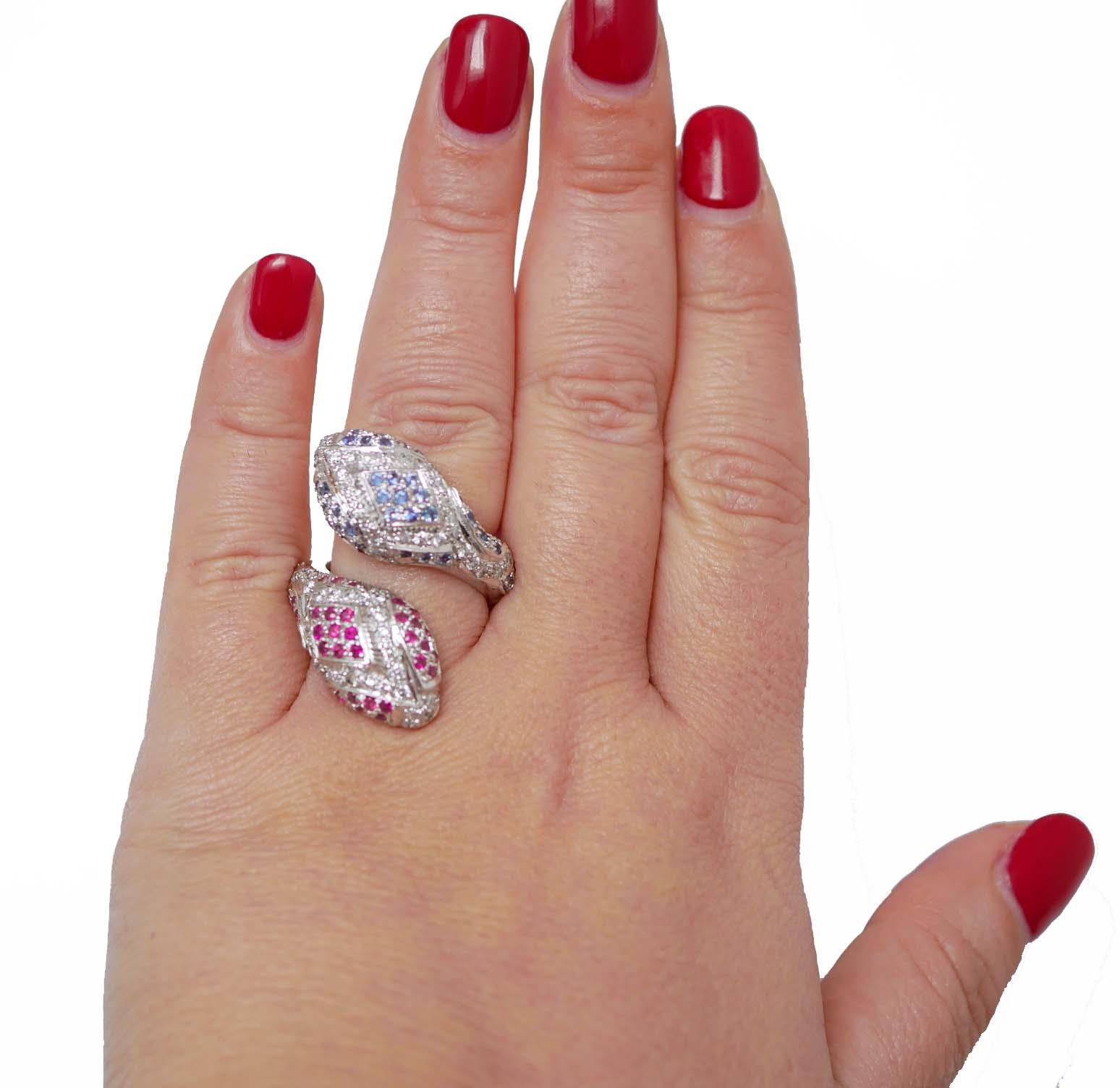 Rubies, Sapphires, Diamonds, 14 Karat White Gold Snake Ring. In Good Condition For Sale In Marcianise, Marcianise (CE)