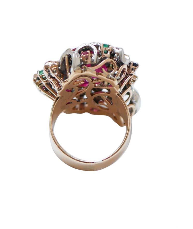 Rétro Rubini, zaffiri, smeraldi, diamanti, anello in oro rosa e argento. in vendita