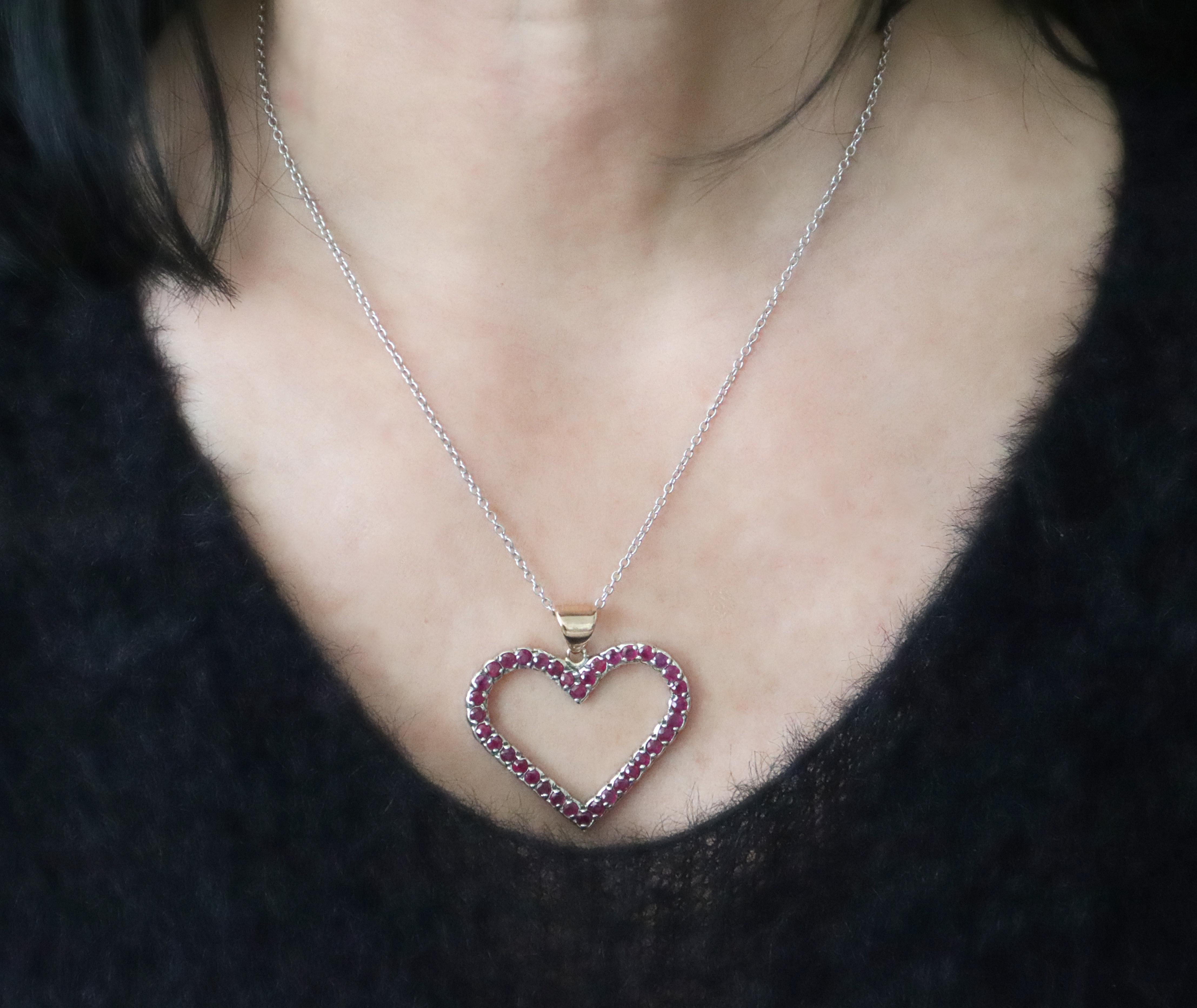 Rubies Yellow Gold 9 Karat Pendant Necklace For Sale 3