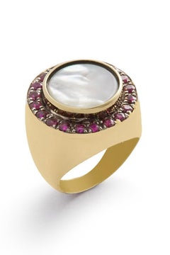 Anillo de moda con rubíes y oro amarillo, fabricado en Italia por Rossella Ugolini