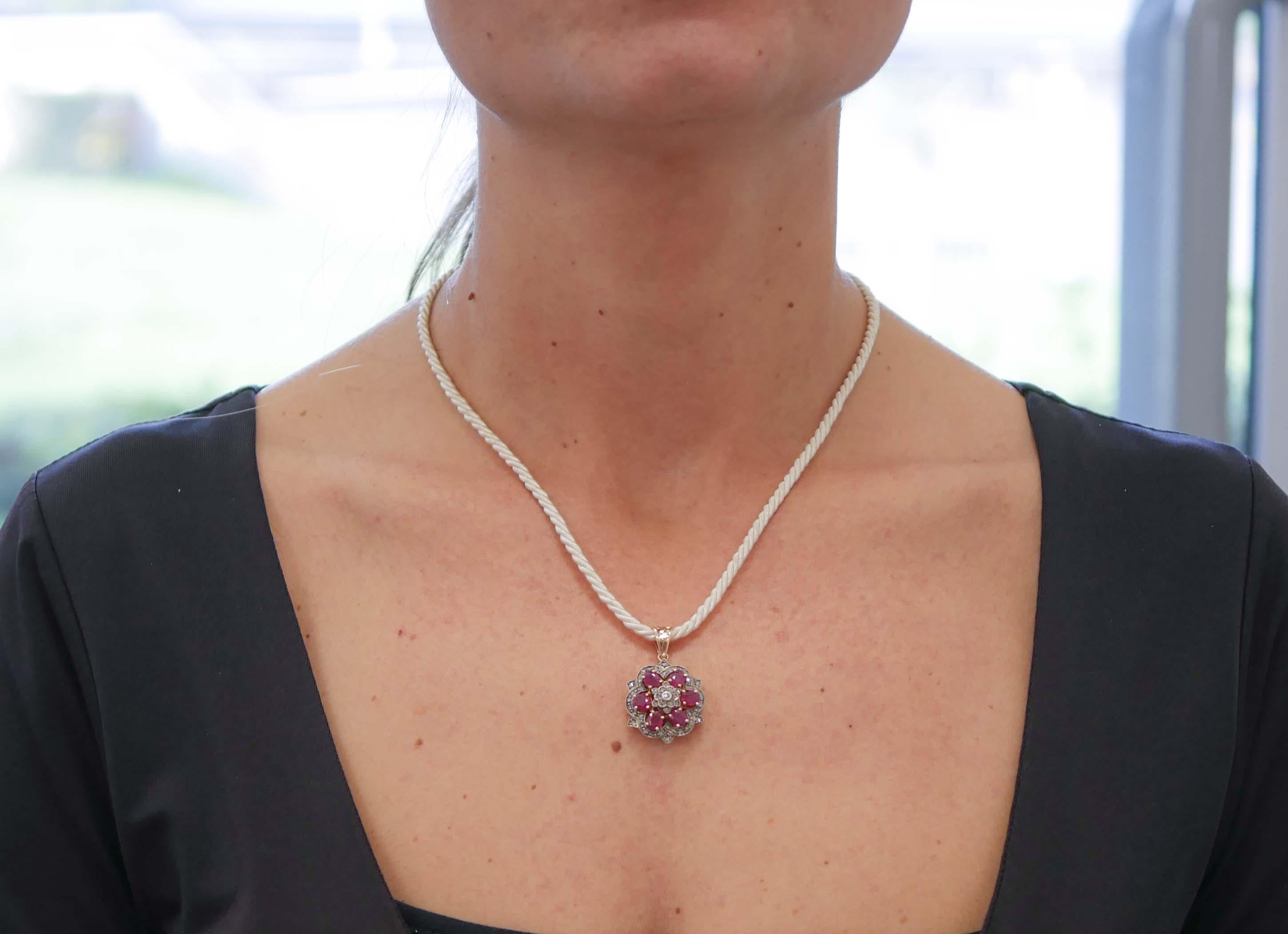 Rubies, Diamonds, 14 Karat Rose Gold and Silver Pendant Necklace. In Good Condition For Sale In Marcianise, Marcianise (CE)