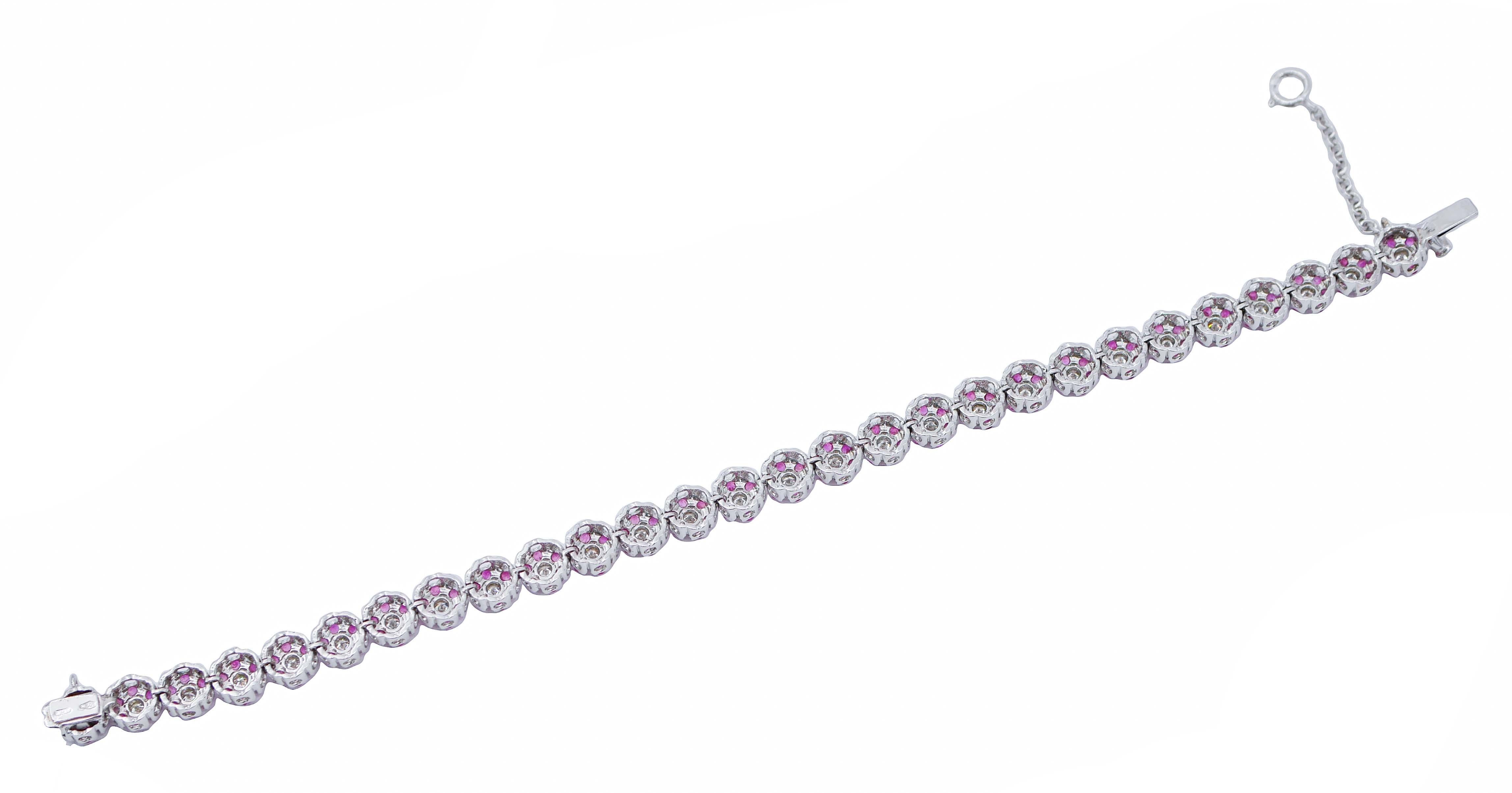 Rétro Bracelet à maillons en or blanc 14 carats, rubis et diamants en vente