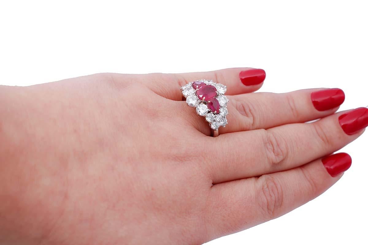 Rubies, Diamonds, 14 Karat White Gold Retrò Ring In Good Condition For Sale In Marcianise, Marcianise (CE)