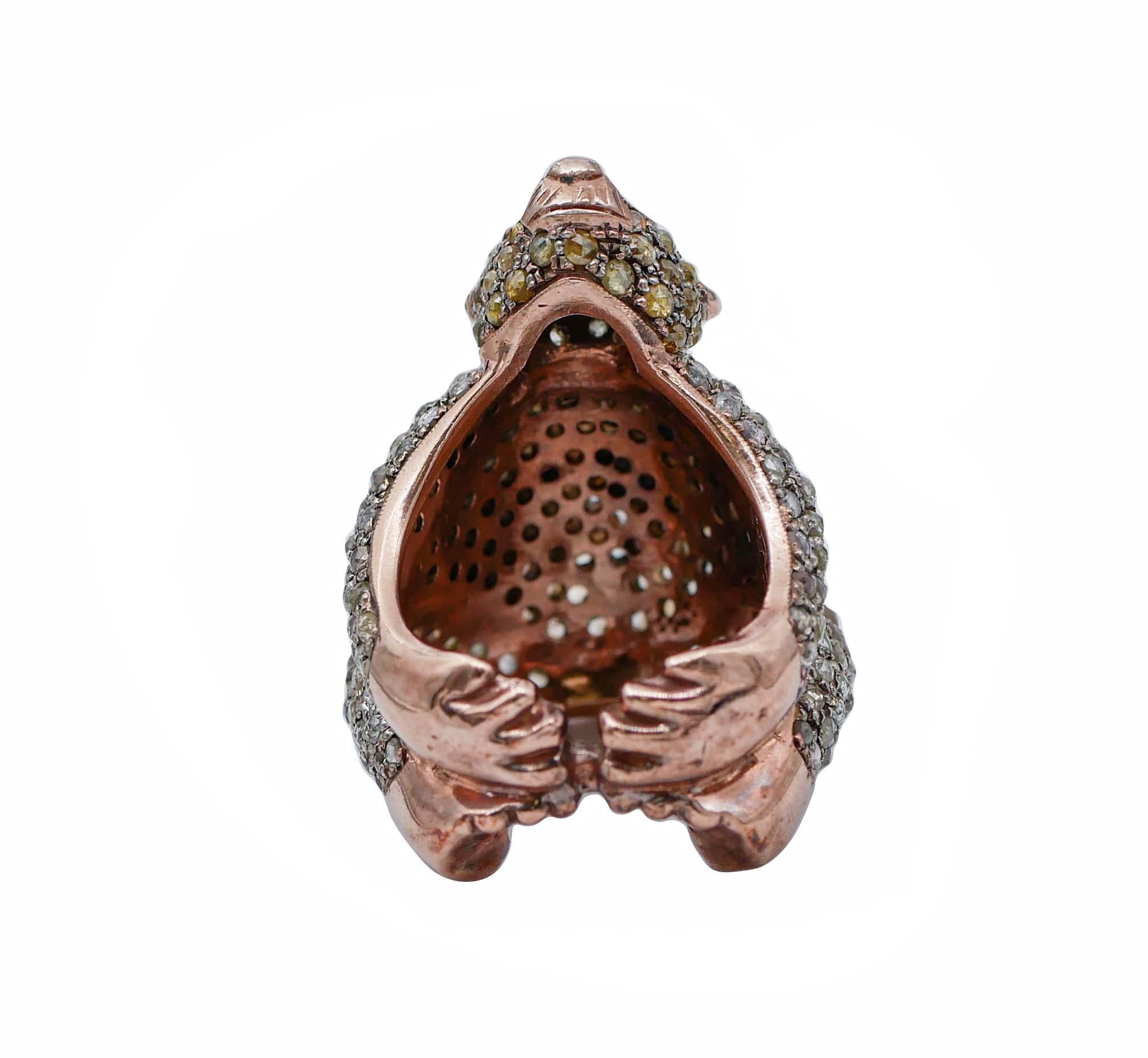 Rubies, Diamonds, Rose Gold and Silver Bear Ring In Good Condition For Sale In Marcianise, Marcianise (CE)