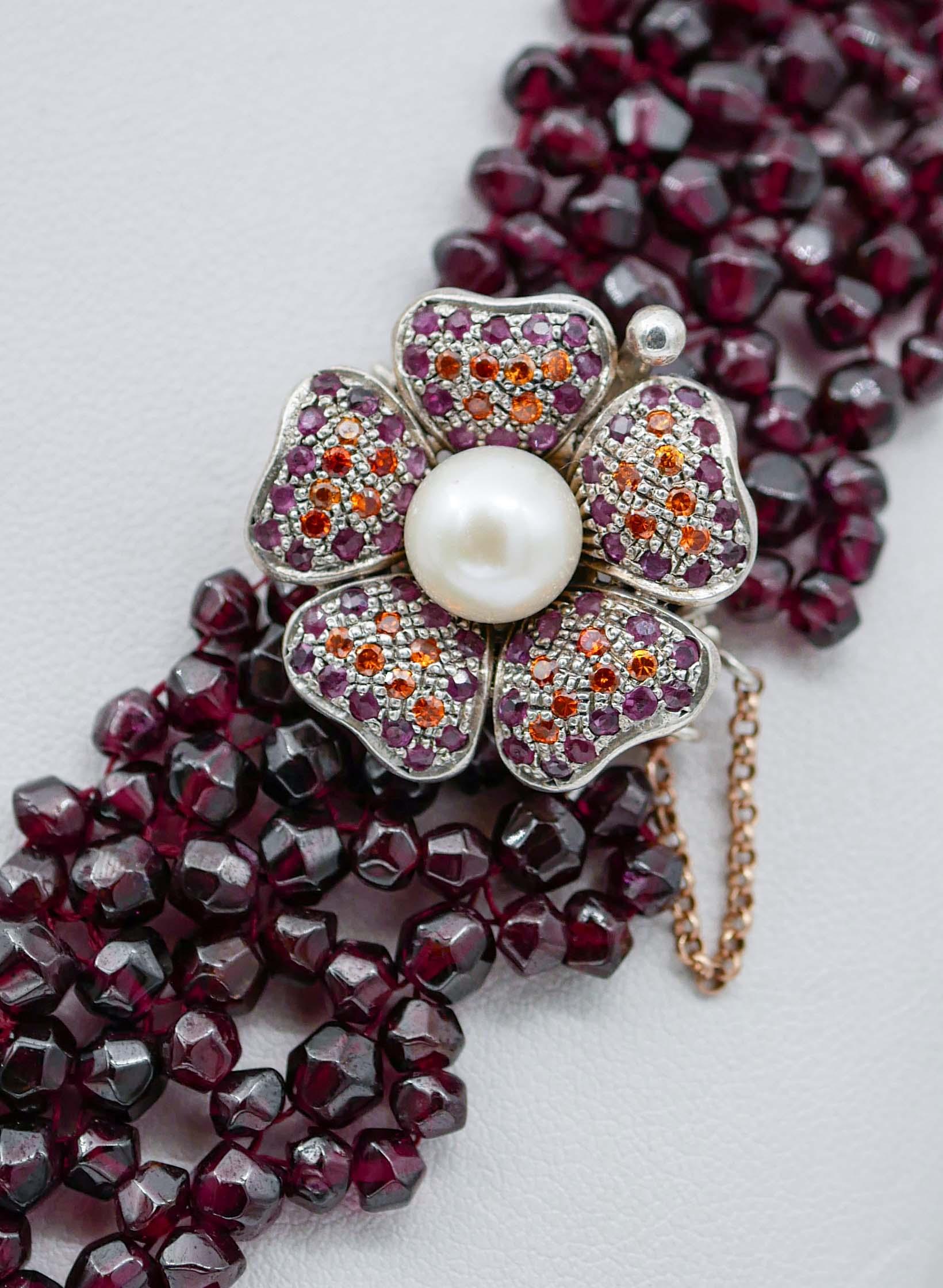 Mehrreihige Halskette mit Rubinen, Granaten, Steinen, Perlen, Roségold und Silber (Retro) im Angebot