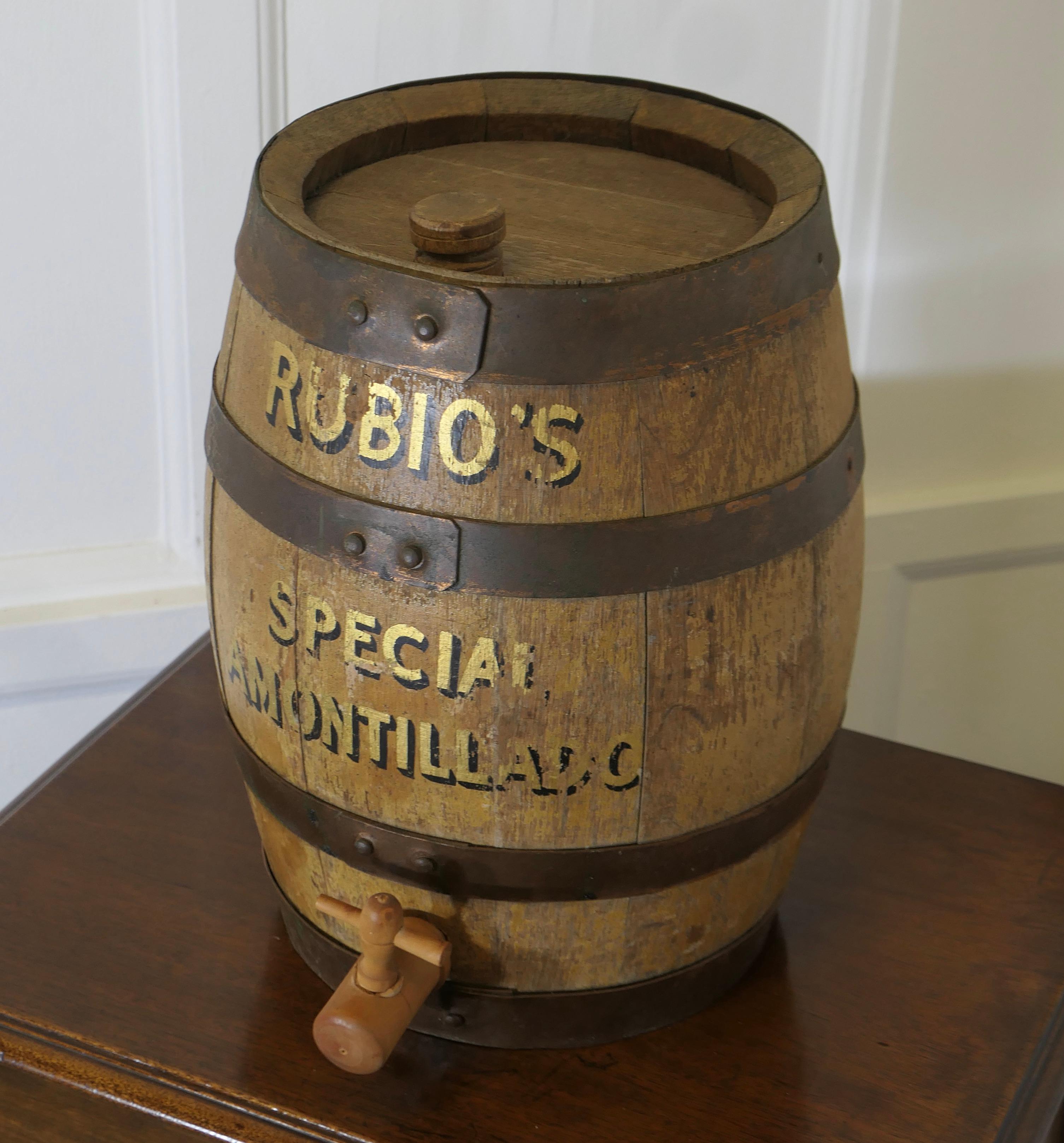 Botte di Sherry Amontillado speciale Oak Top Bar di RUBIO   Un pezzo di bell'aspetto In condizioni buone in vendita a Godshill, Isle of Wight