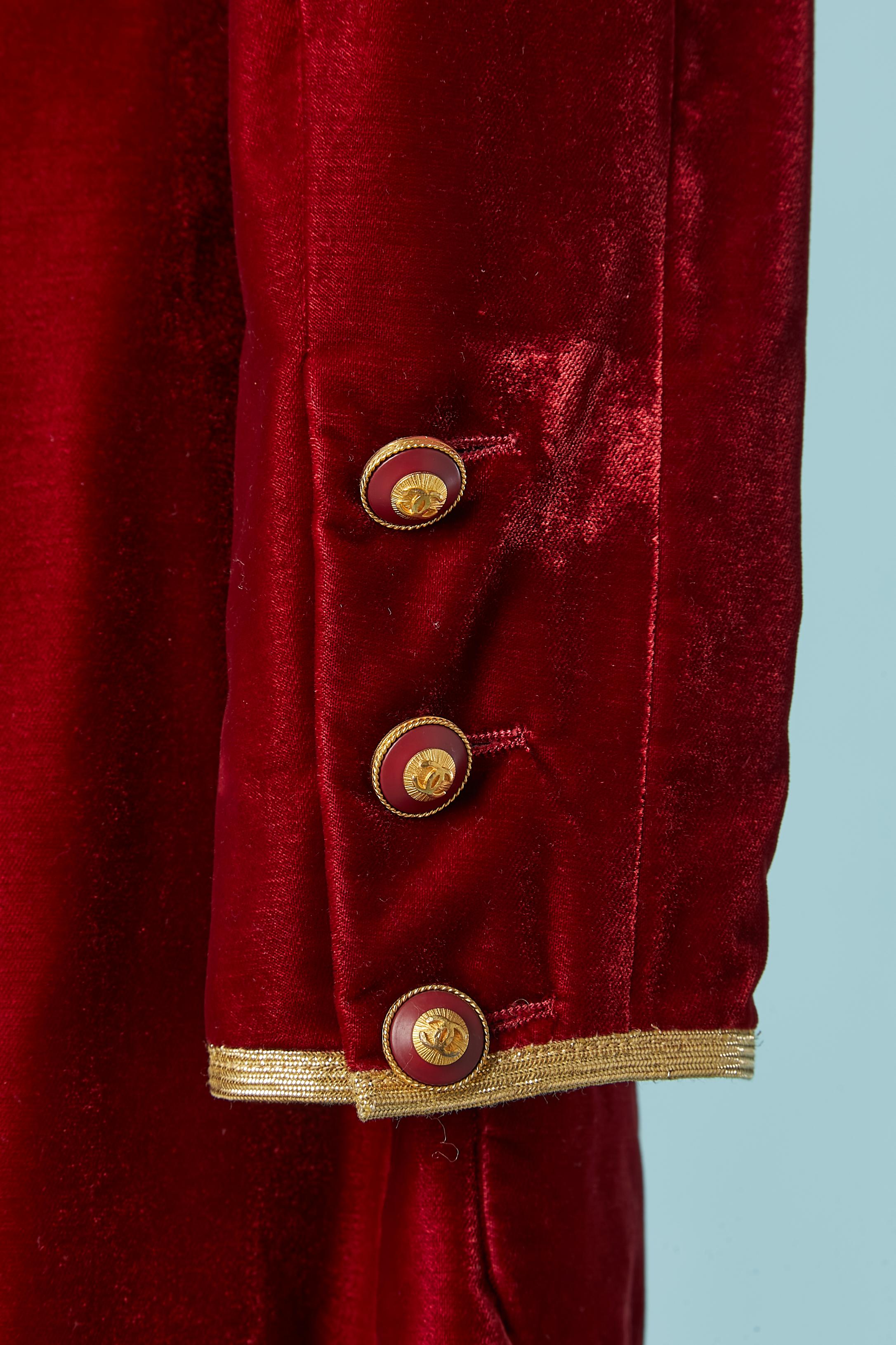 Red velvet long jacket with branded button and gold piping Chanel Boutique 1993 4