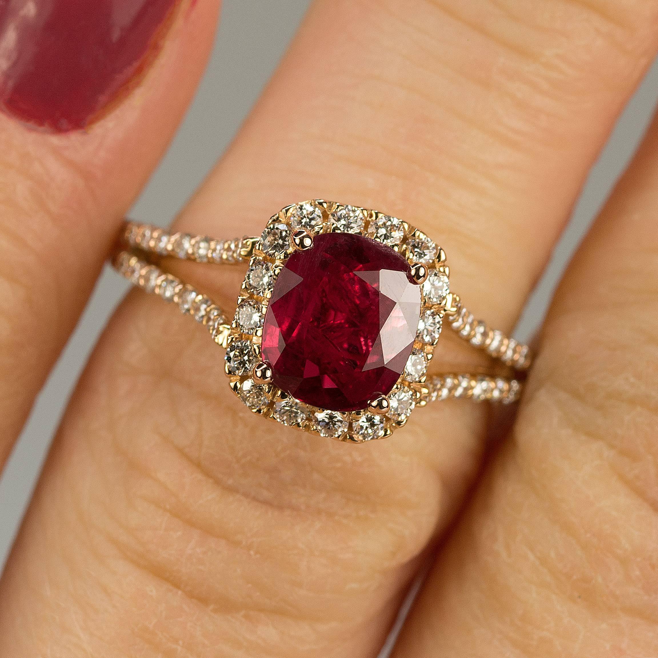 Women's or Men's Ruby and Diamond Gold Ring