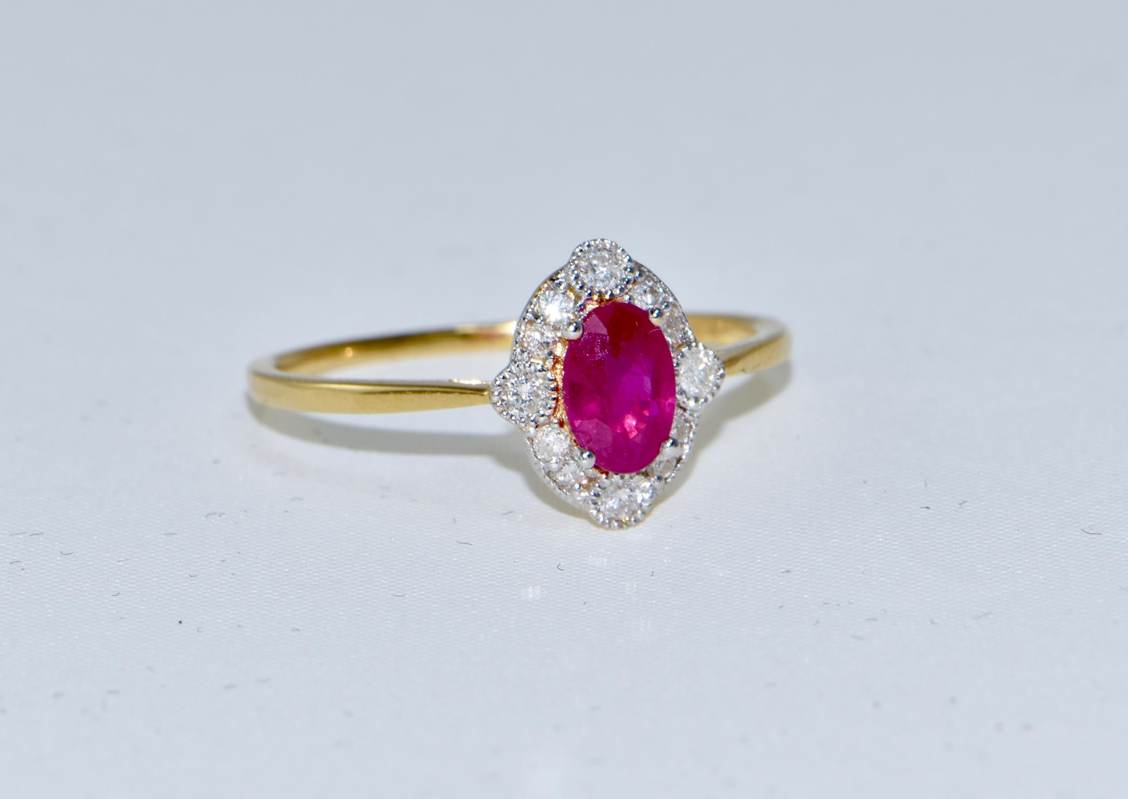 Art Deco Ruby 0.66 Carat Diamond 18 Carat Yellow/White Gold Ladies Dress Ring  For Sale