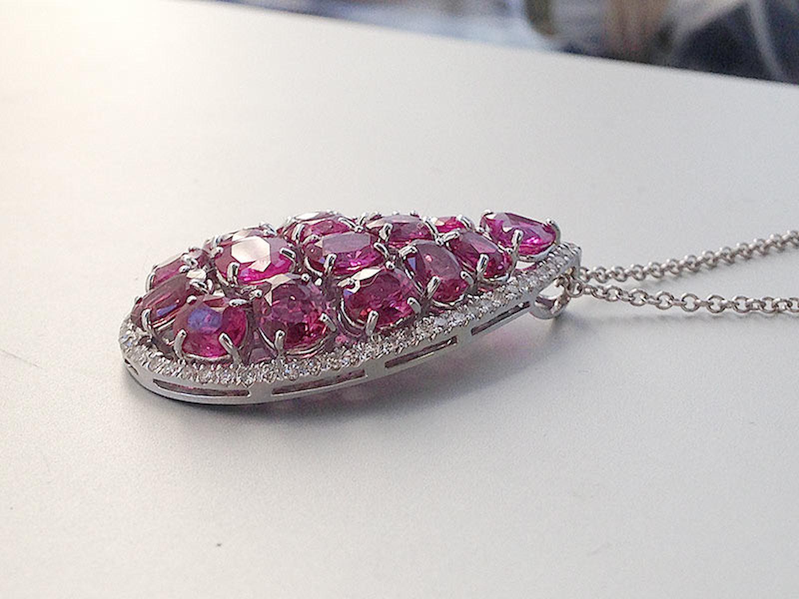 Ruby 10.50 Carat Diamonds set in White Gold Pendant In New Condition For Sale In Los Angeles, CA