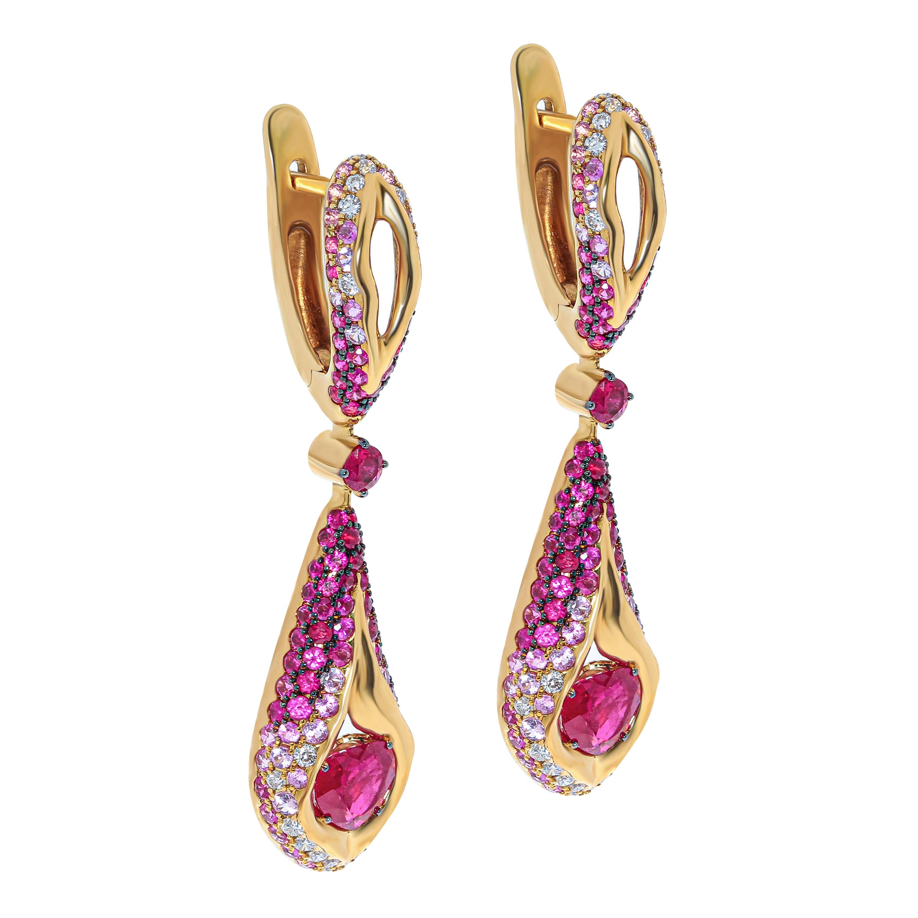 Ruby 1.14 Carat Pink Sapphires Diamonds 18 Karat Yellow Gold HeartBeat Earrings
Earrings from the HeartBeat Collection. Сomposition resembles an exploded volcano, from the mouth of which lava flows from all sides. Center of the Yellow 18K Gold