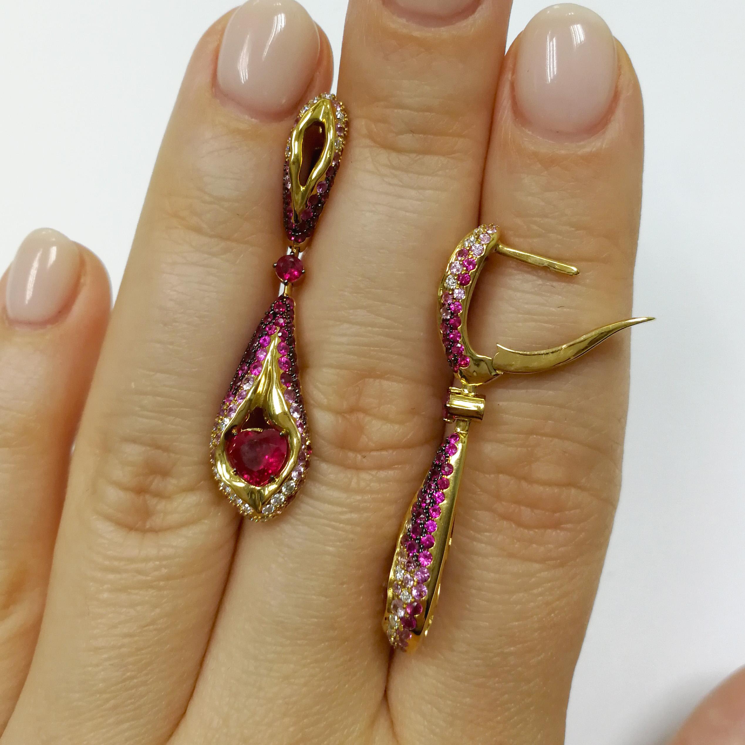 Women's or Men's Ruby 1.14 Carat Pink Sapphires Diamonds 18 Karat Yellow Gold Heartbeat Earrings For Sale
