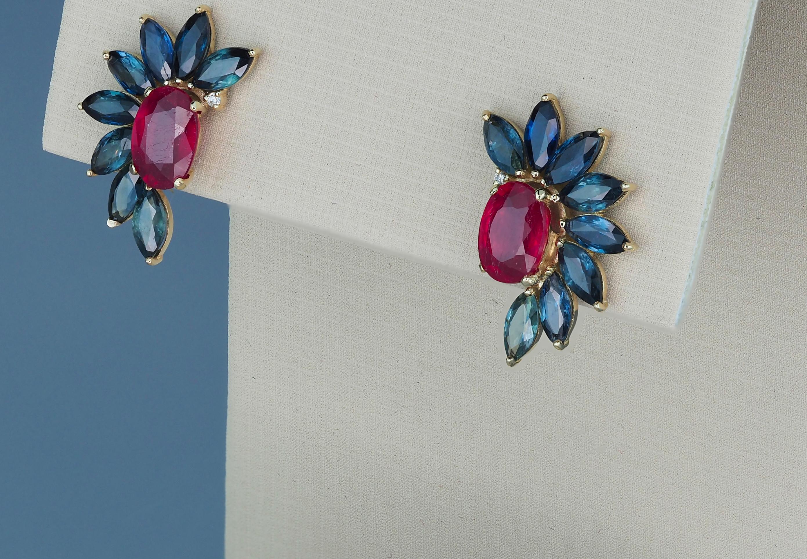 Moderne Boucles d'oreilles en or 14k Rubis. Clous d'oreilles saphir en or 14 carats en vente