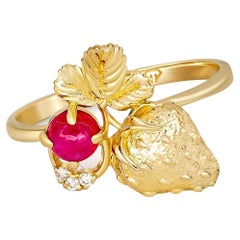 Anillo de oro de 14 quilates con rubí. Anillo de fresa