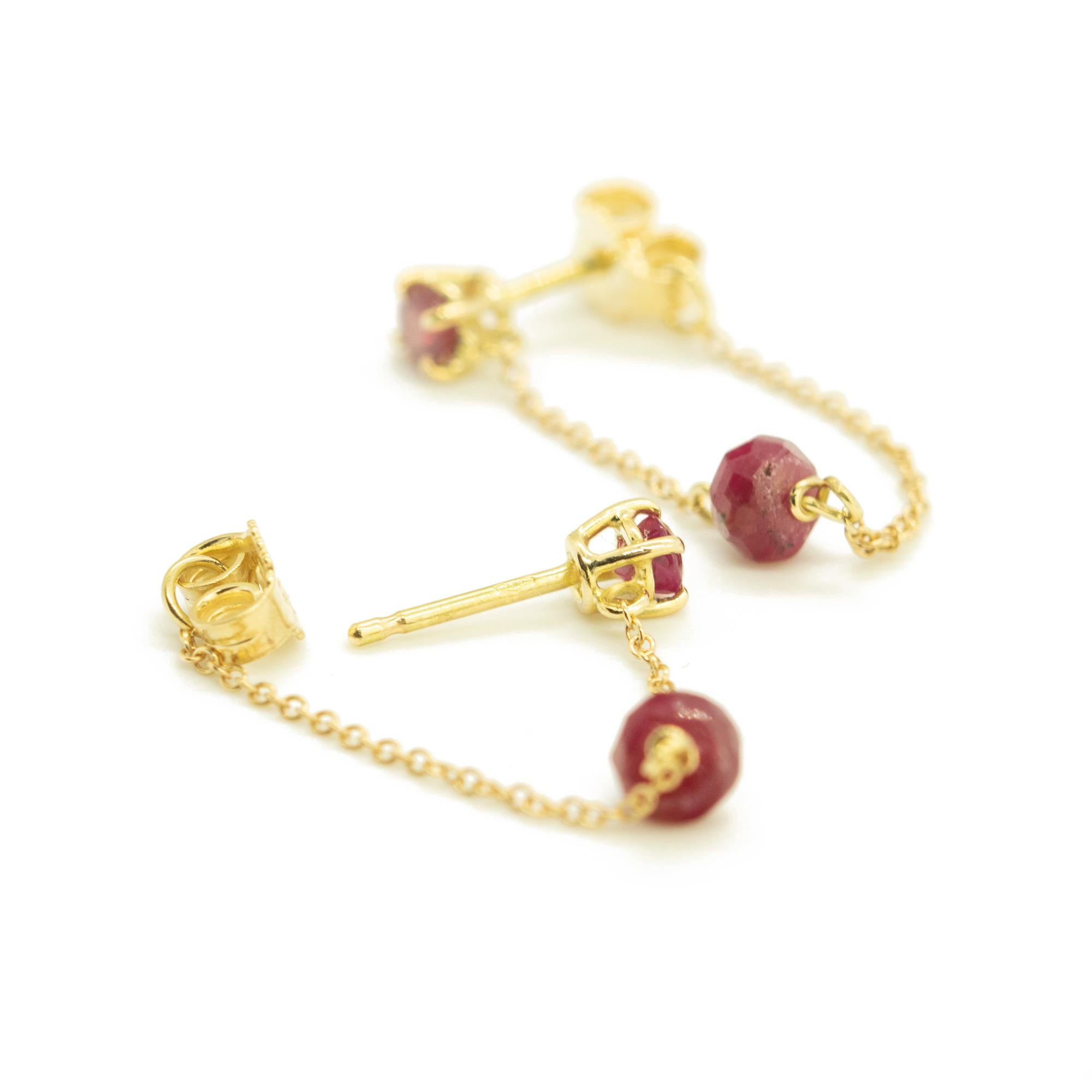 Taglio brillante Orecchini moderni Moschettiere con catena a goccia in oro 18 carati con rubino Intini Jewels in vendita