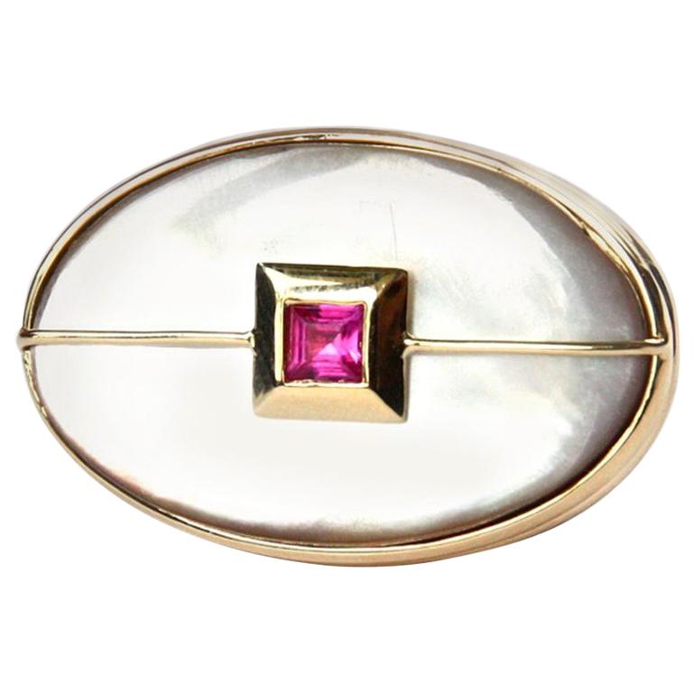 Ruby 18 Karat Gold Mother of Pearl Cocktail Ring For Sale