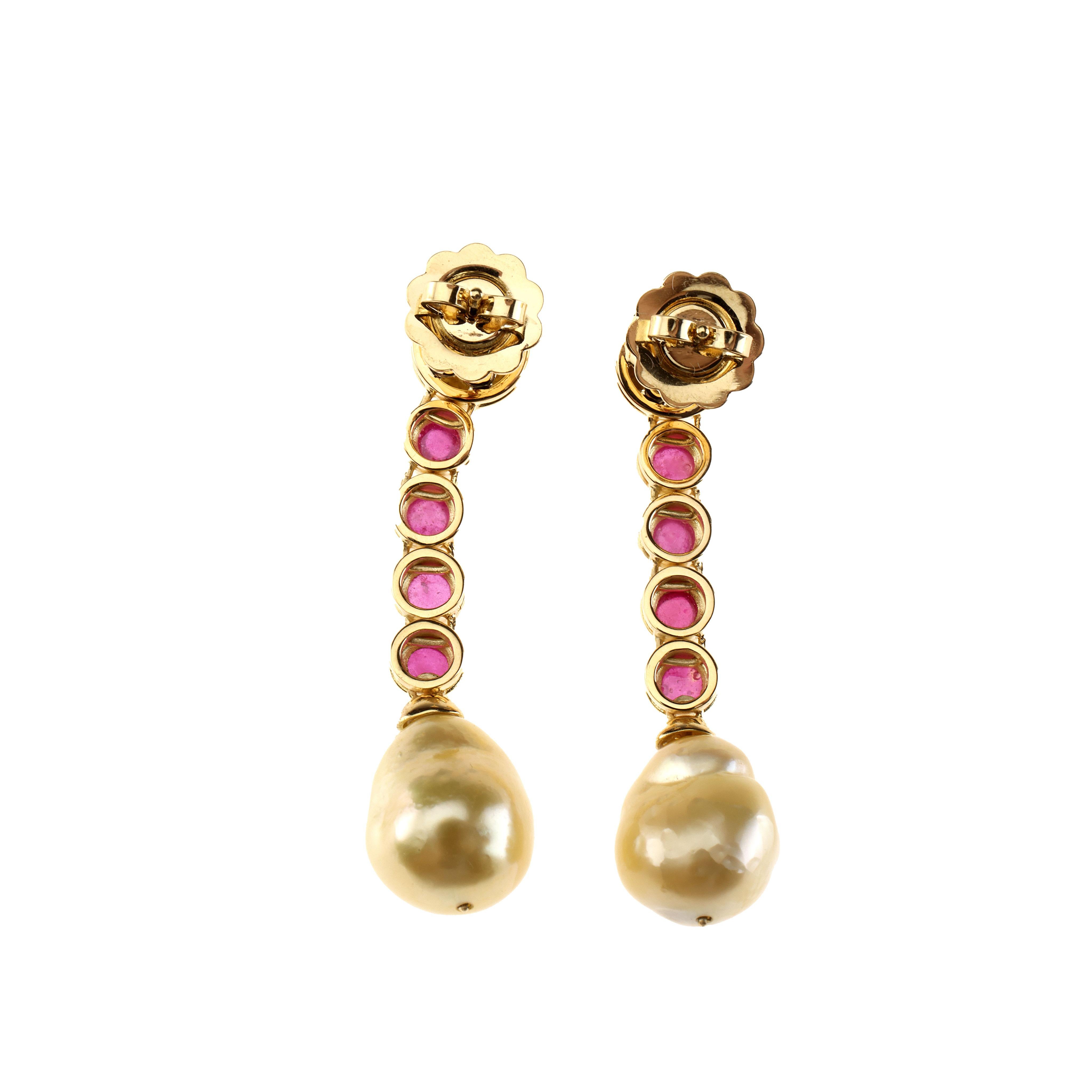 Cabochon Ruby 18k Gold gr 12,20 Natural Gold pearls earrings.
All Giulia Colussi jewelry is new and has never been previously owned or worn. Each item will arrive at your door beautifully gift wrapped in our boxes, put inside an elegant pouch or