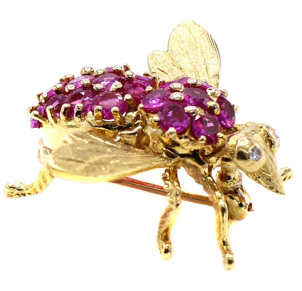 Round Cut Ruby 18 Karat Yellow Gold Insect Brooch