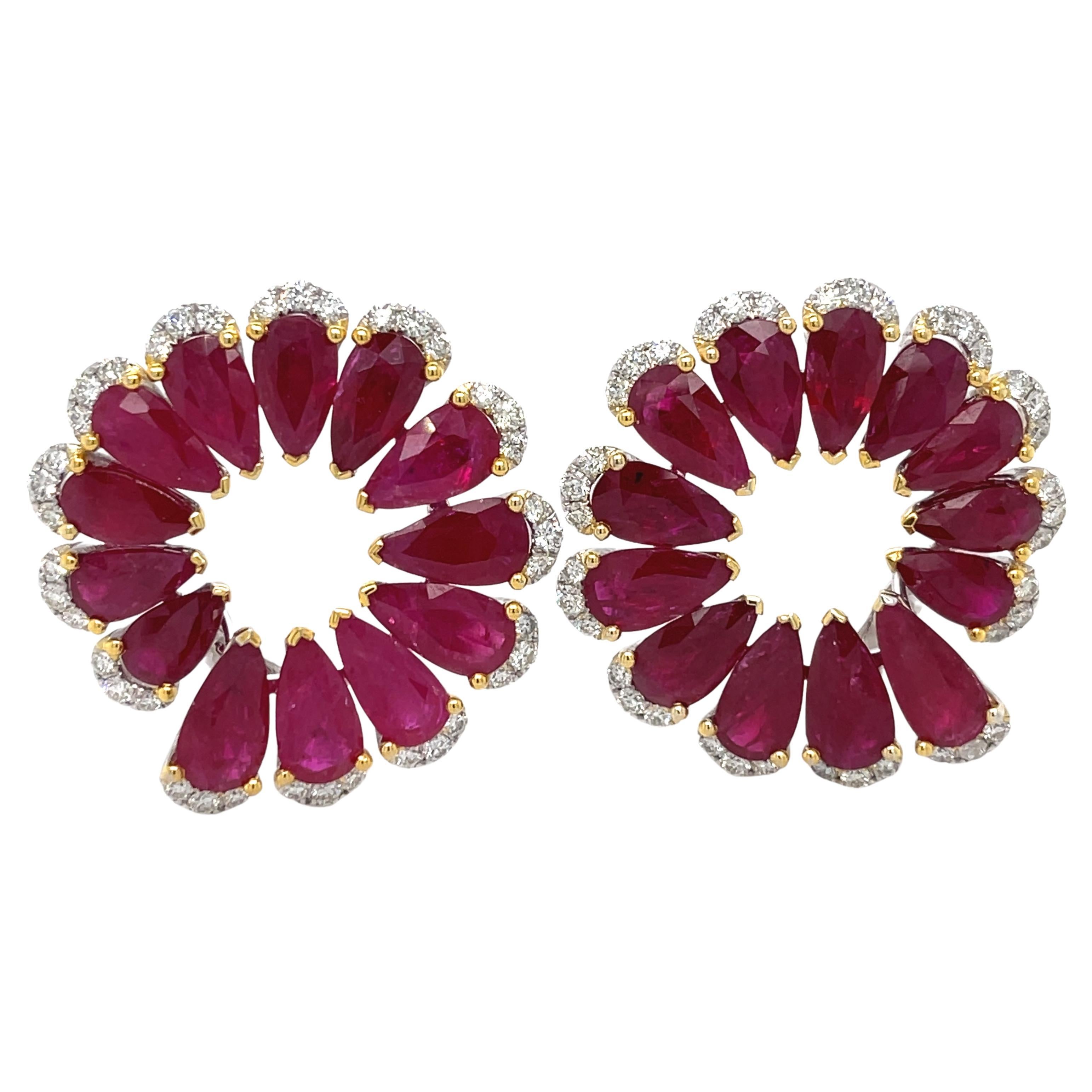 Boucles d'oreilles en or blanc et jaune 18 carats avec rubis et diamants