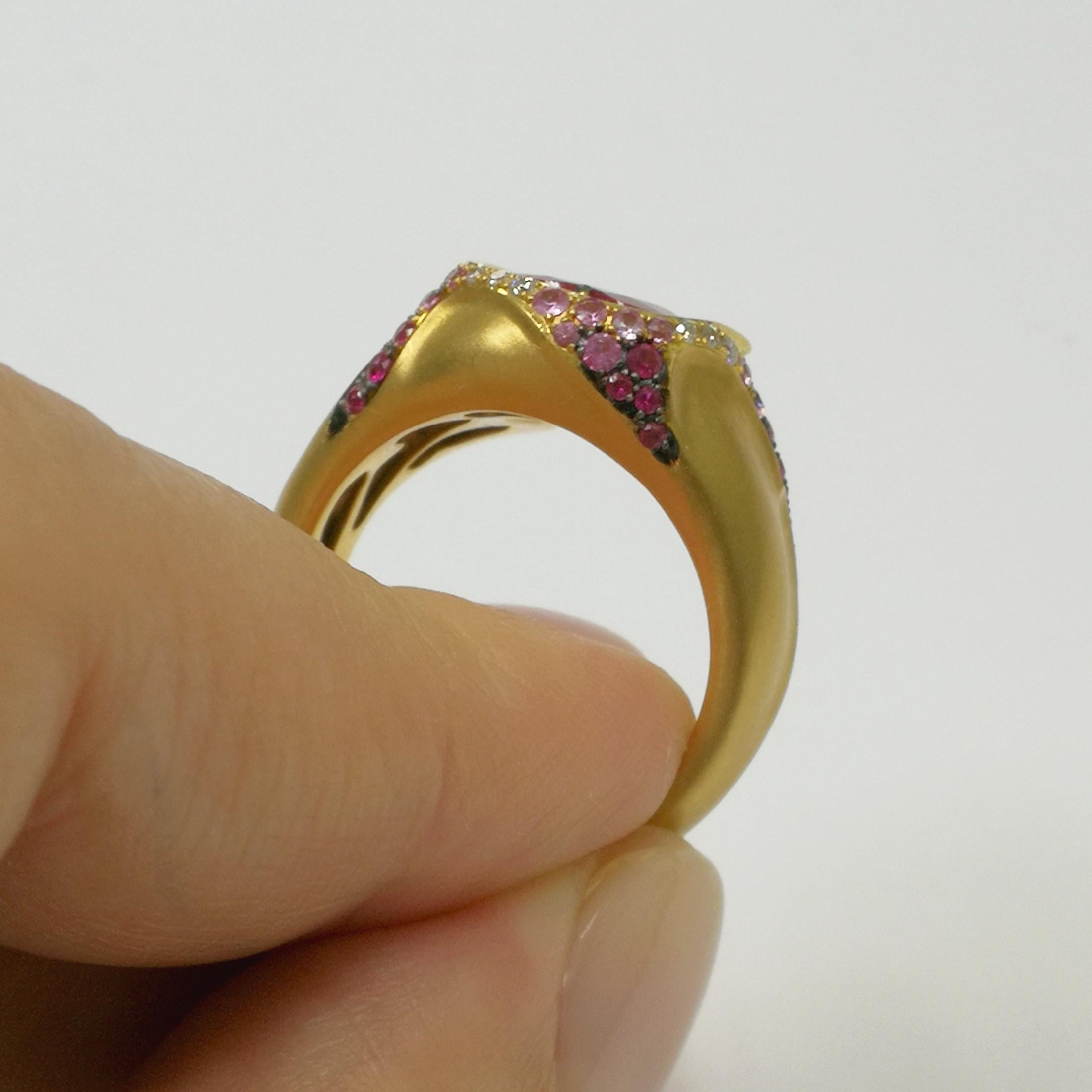 Ruby 2.20 Carat Diamond Pink Sapphire Rubies 18 Karat Yellow Gold HeartBeat Ring In Excellent Condition For Sale In Bangkok, TH