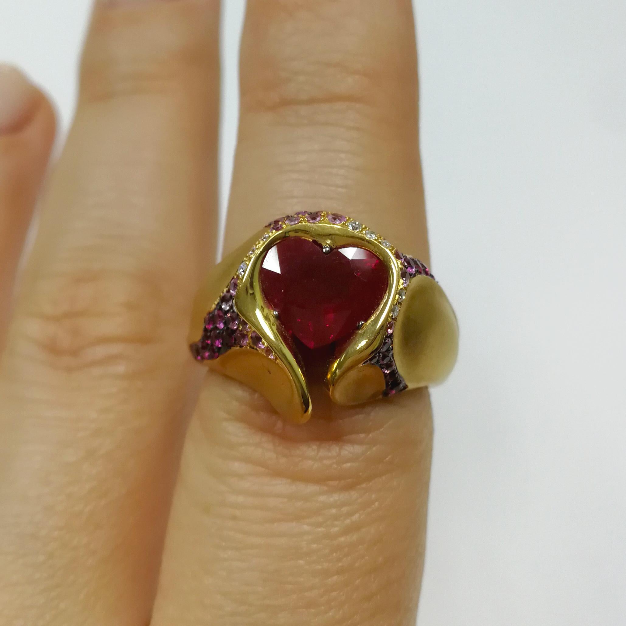 Women's Ruby 2.20 Carat Diamond Pink Sapphire Rubies 18 Karat Yellow Gold HeartBeat Ring For Sale
