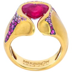 Bague en forme de cœur en or jaune 18 carats avec rubis, saphirs roses et rubis de 2,20 carats