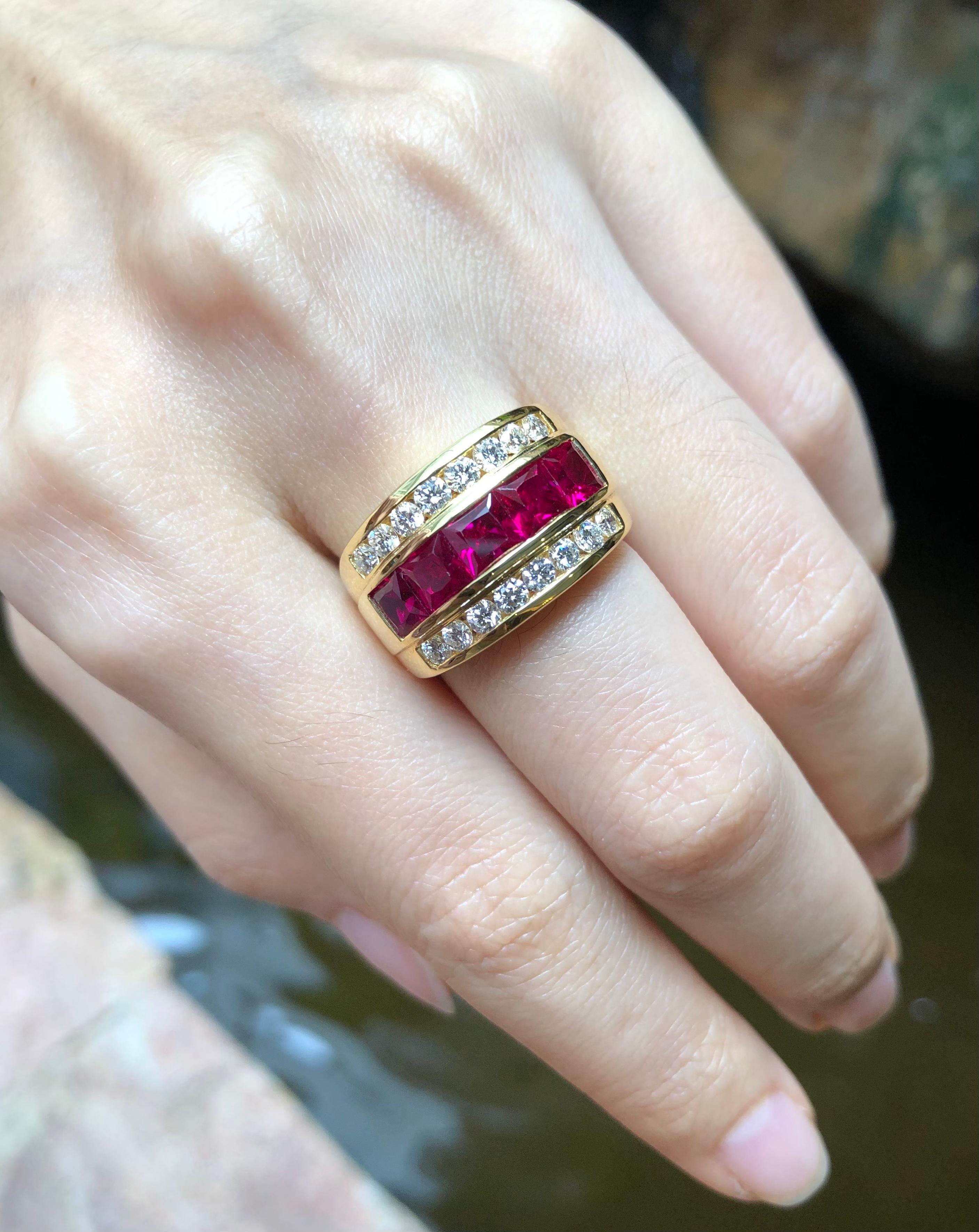 Contemporary Ruby 2.48 Carats with Diamond 0.82 Carat Ring Set in 18 Karat Gold Settings For Sale