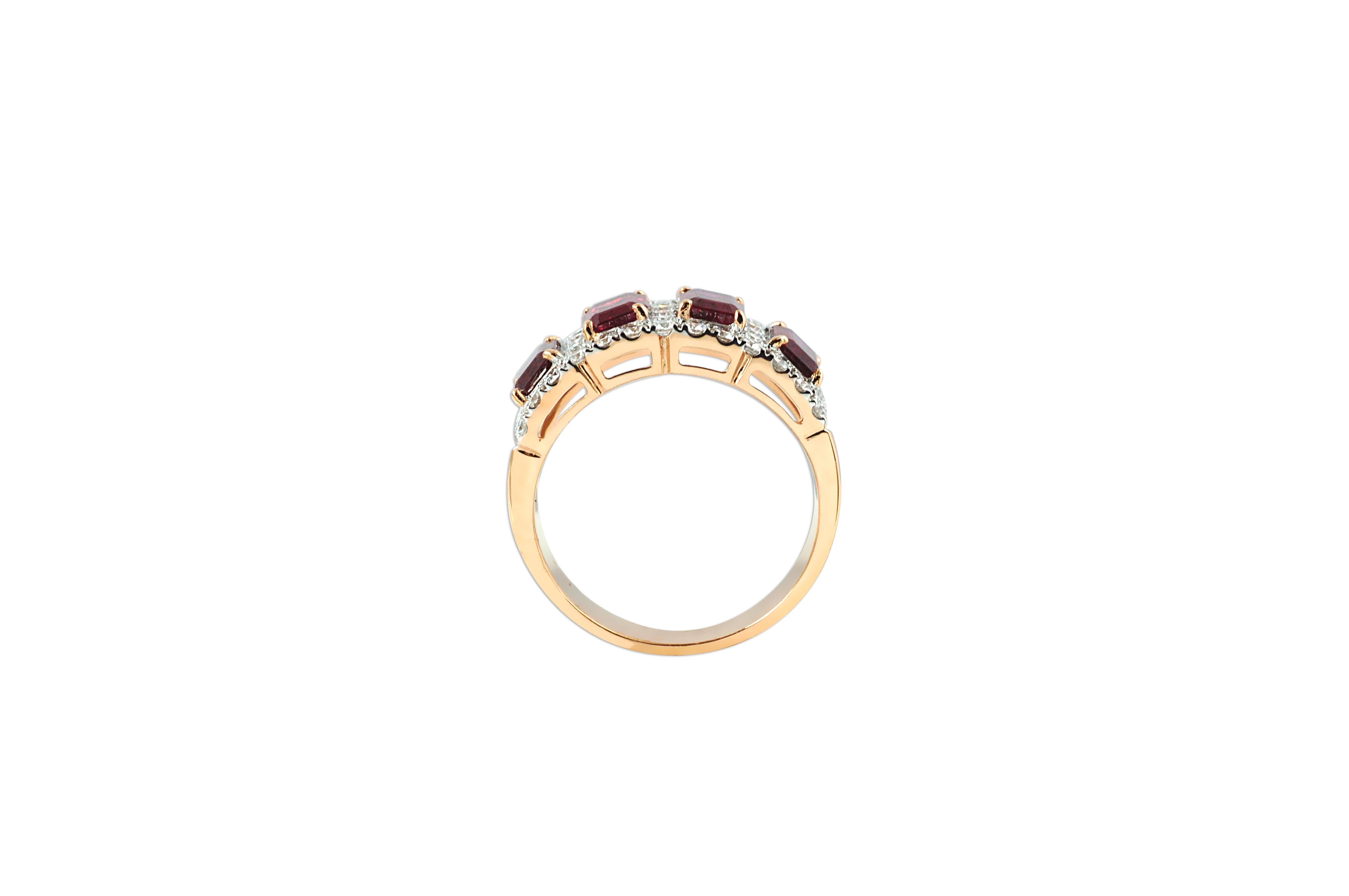 Taille émeraude Bague en or rose 18 carats sertie d'un rubis de 2,59 carats et de diamants de 0,82 carat en vente