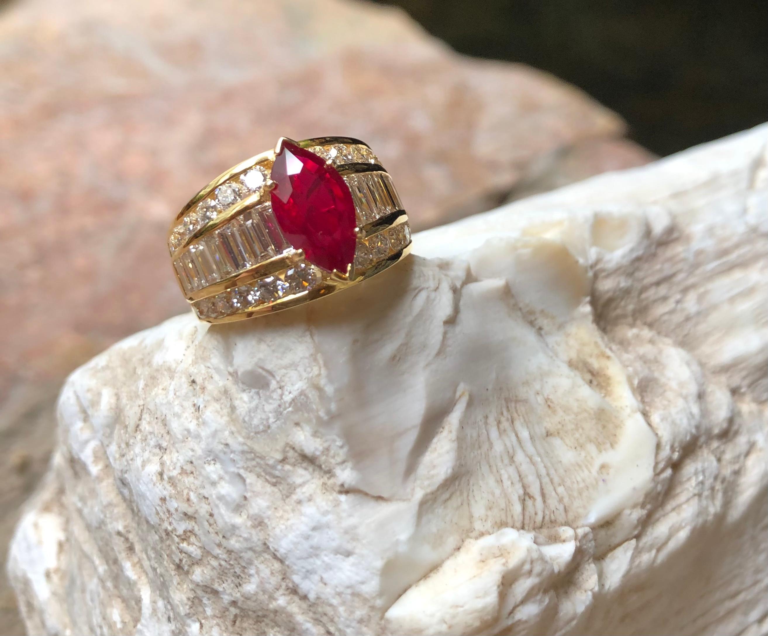 Ruby 2.71 Carats with Diamond 2.59 Carats Ring Set in 18 Karat Gold Settings For Sale 6