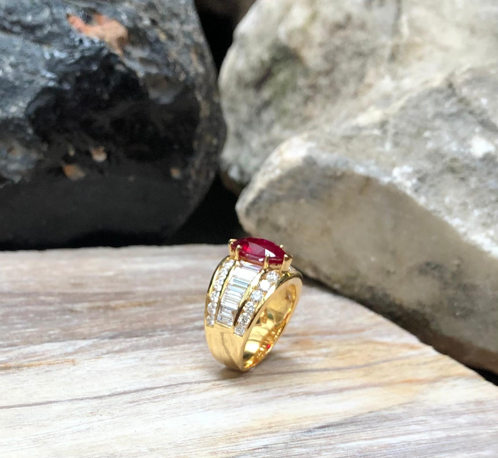Women's Ruby 2.71 Carats with Diamond 2.59 Carats Ring Set in 18 Karat Gold Settings For Sale