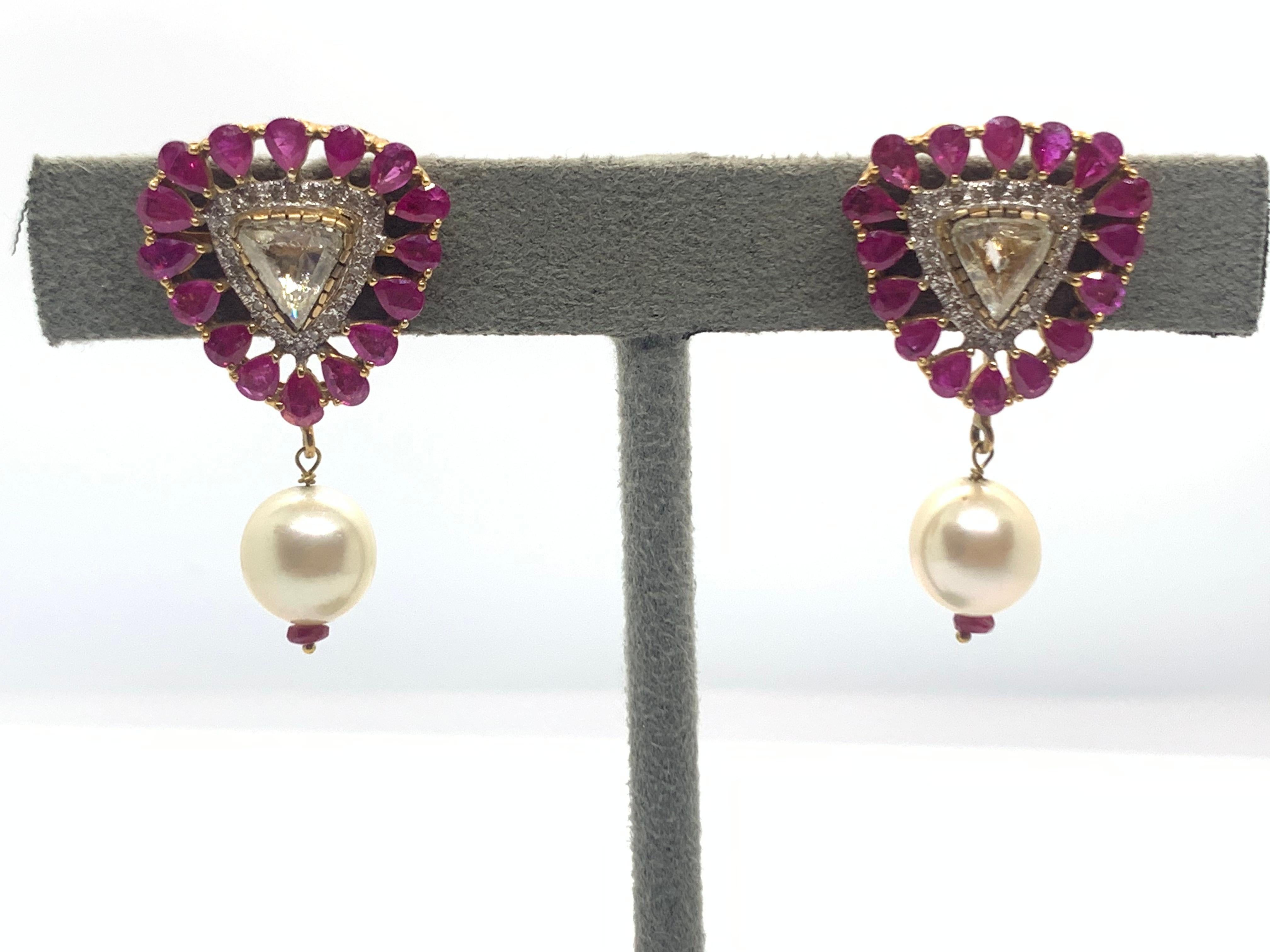 Ruby and 1.90 Carats Diamond Earring Pair with a Pearl Hanging Made in 18K Gold In New Condition For Sale In Jaipur, IN