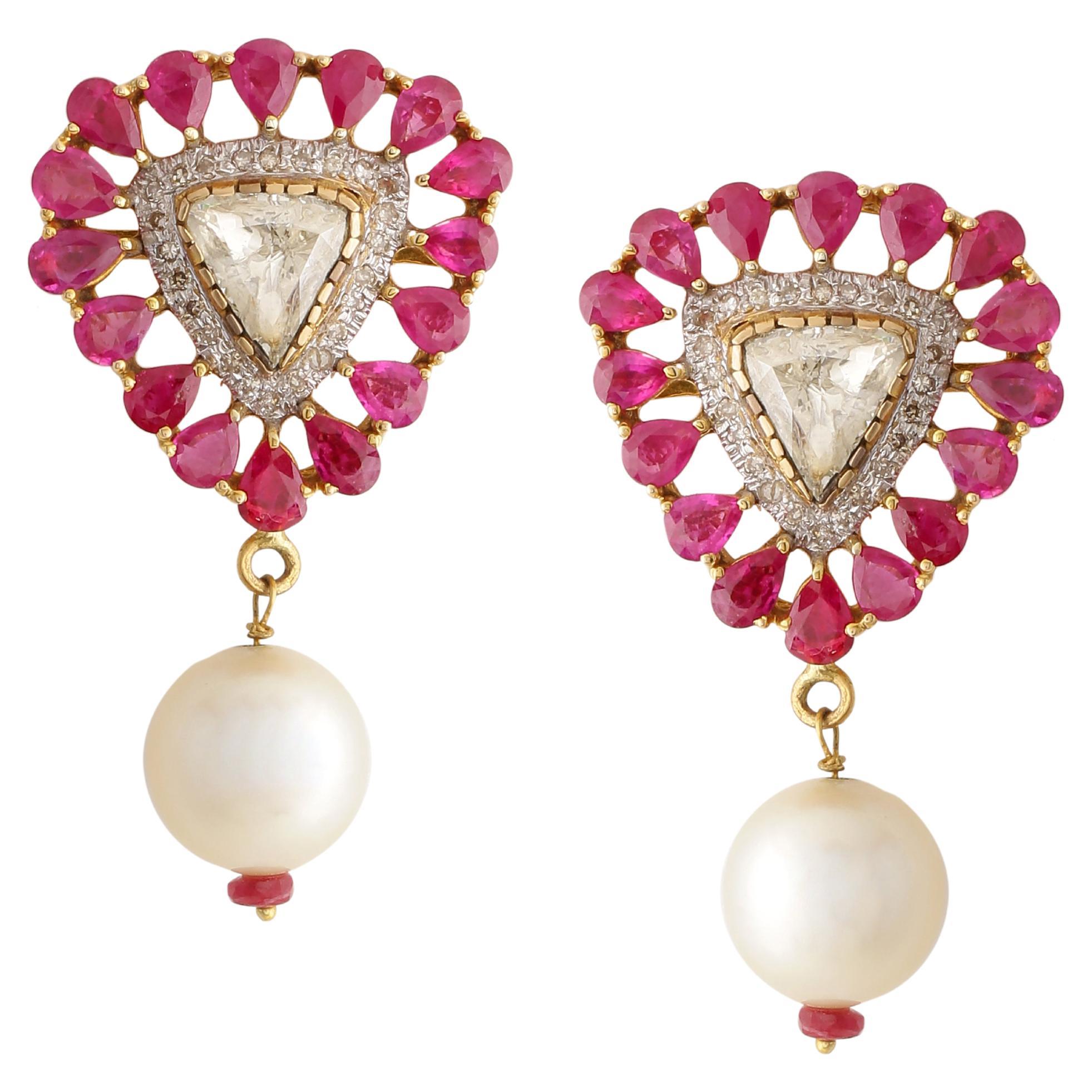 Paire de boucles d'oreilles en or 18 carats, rubis et diamants de 1,90 carat avec pendentif en perle