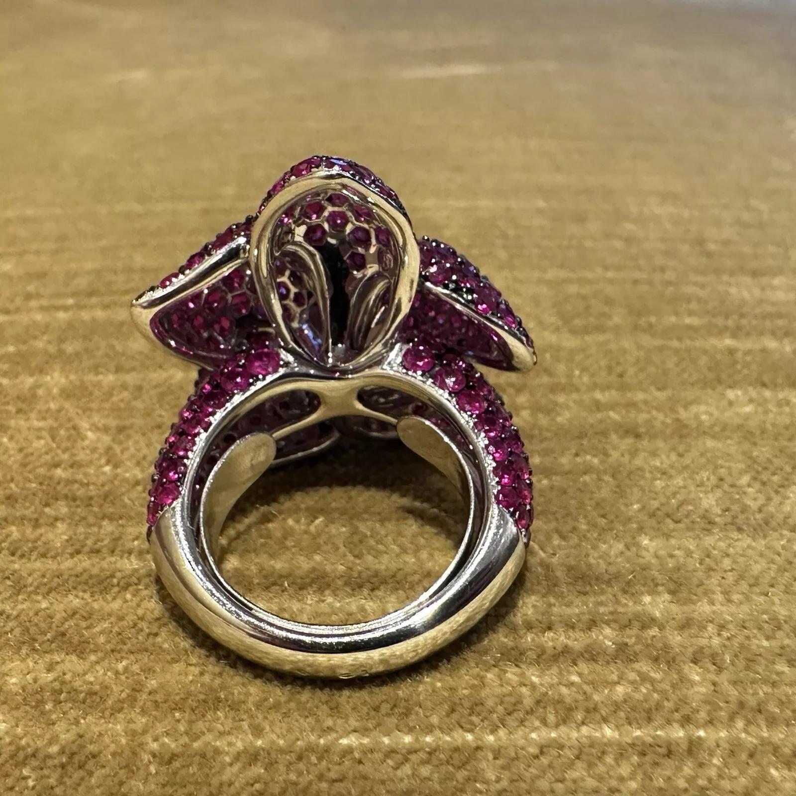De las mujeres Anillo Cóctel Flor de Rubí y Amatista en Oro Blanco de 18k en venta