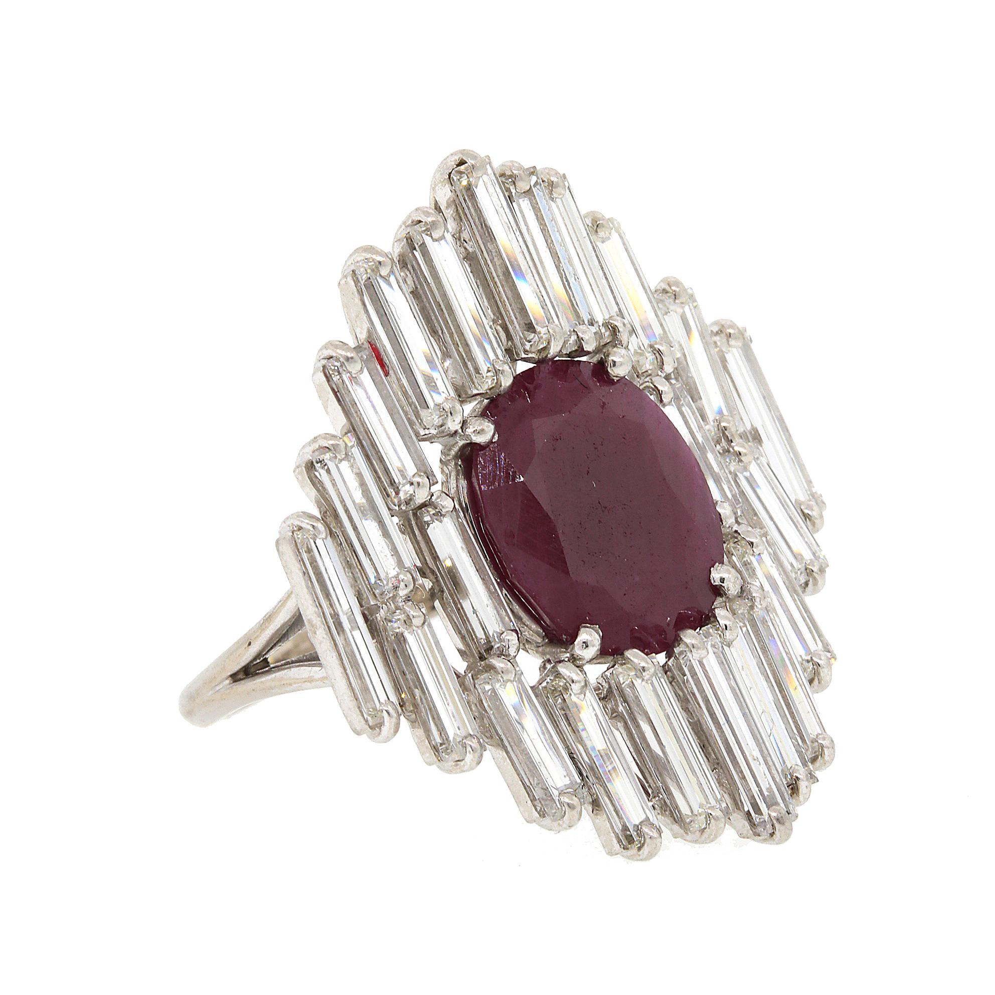 Ruby and Baguette Diamond Estate Ring In Good Condition For Sale In New York, NY
