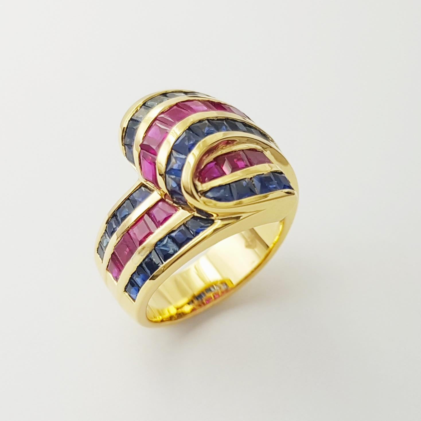 Anello con rubino e zaffiro blu incastonati in oro 18 carati in vendita 2