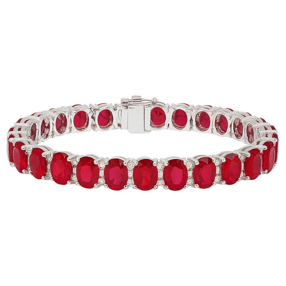 Pulsera de rubíes y diamantes de 11 quilates en platino en venta