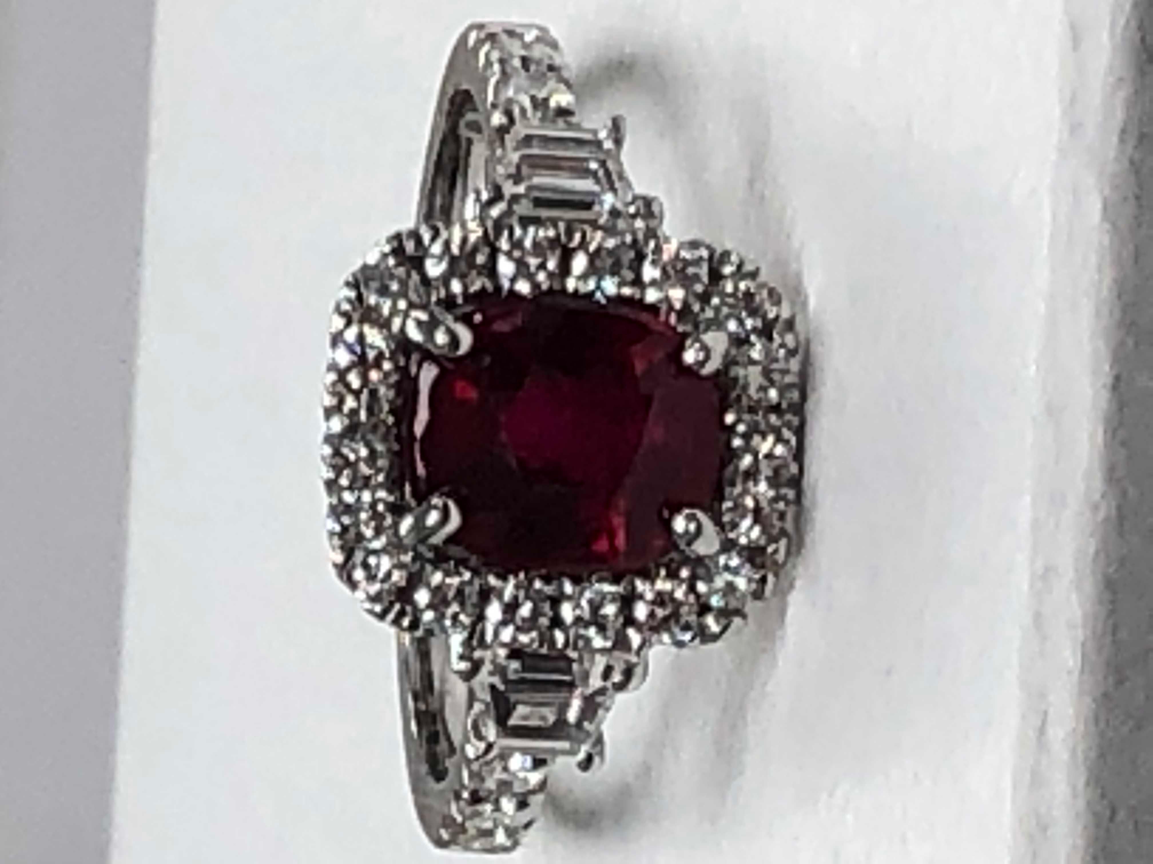 Contemporary Ruby and Diamond 14 Karat White Gold Ring For Sale