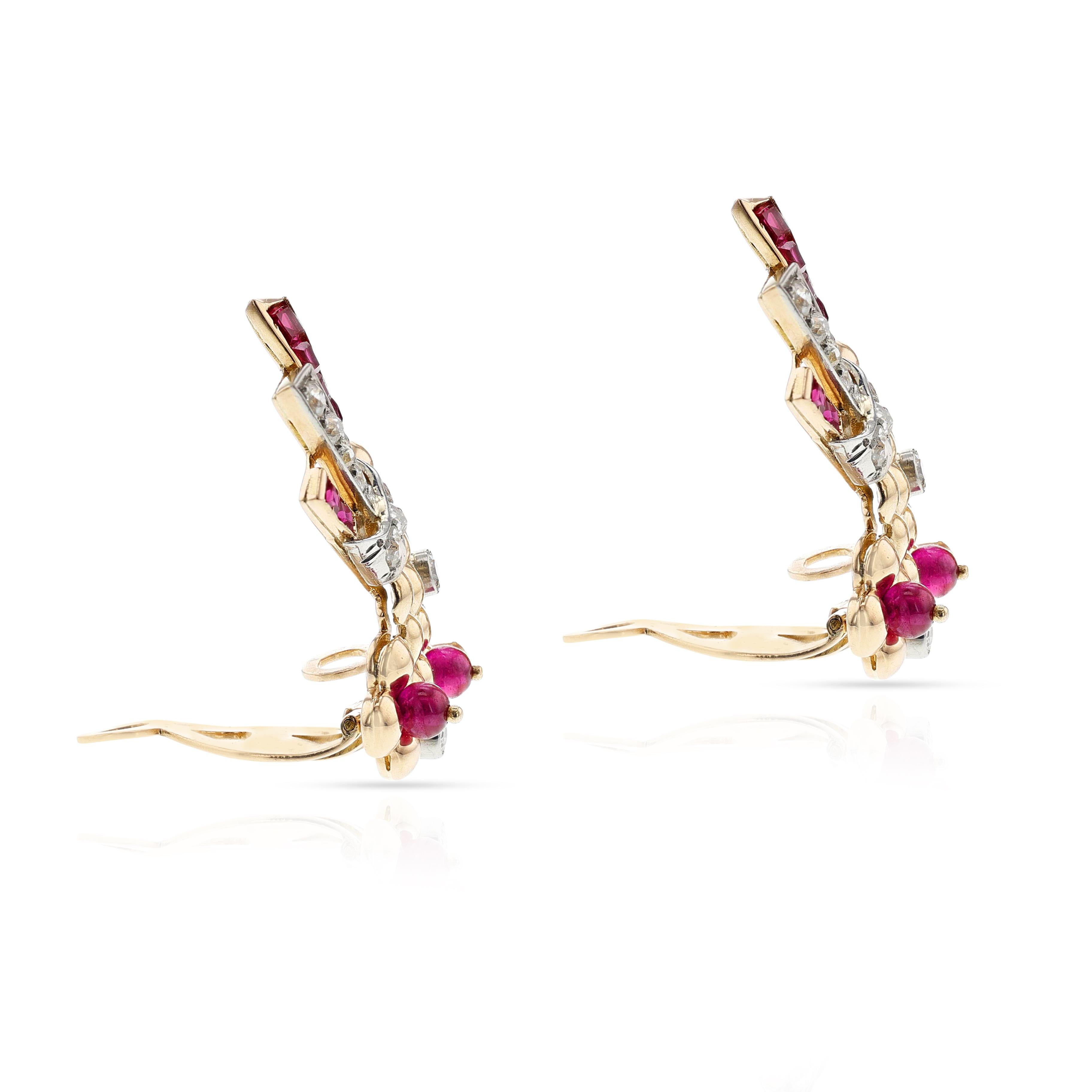 Taglio rotondo Orecchini Bouquet di rubini e diamanti in palladio e giallo 14K in vendita