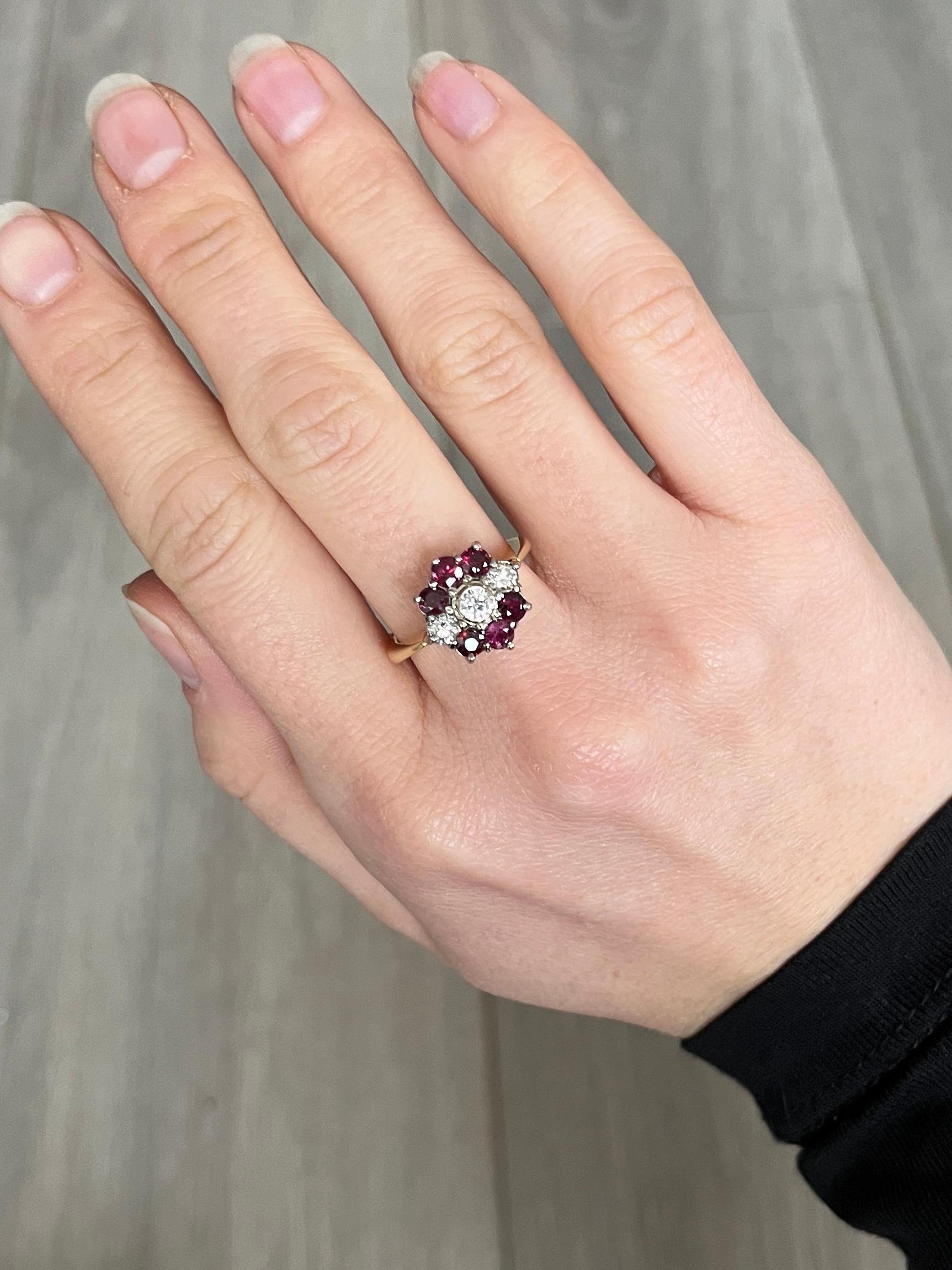 Round Cut Ruby and Diamond 18 Carat Gold Cluster Ring For Sale