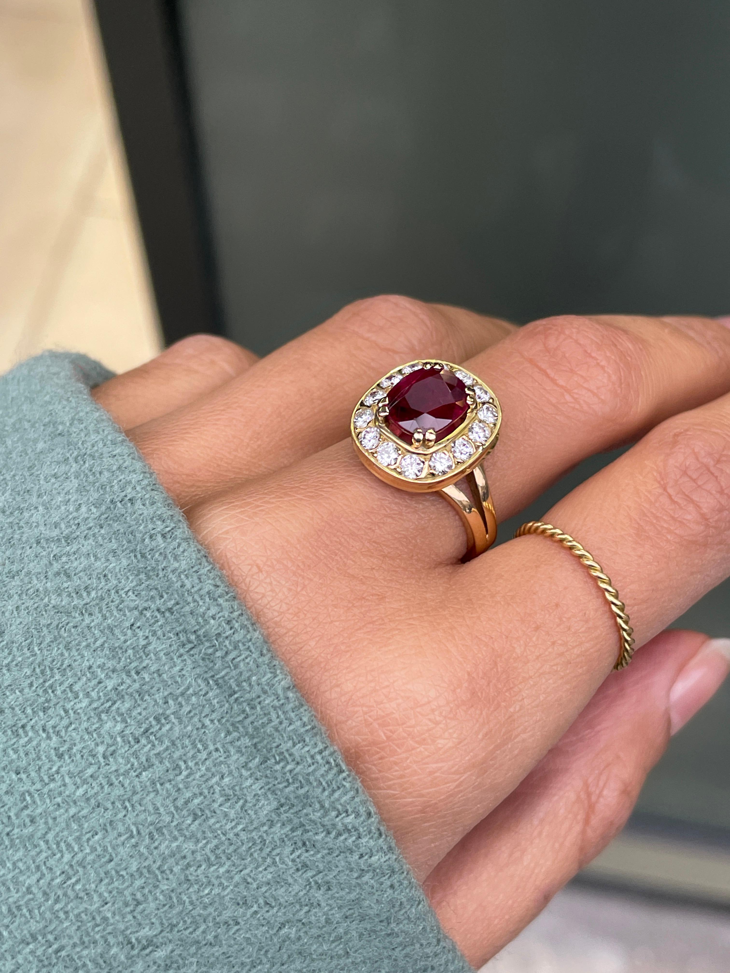 Ruby and Diamond 18 Carat Yellow Gold Cluster Engagement Ring In Excellent Condition For Sale In London, GB