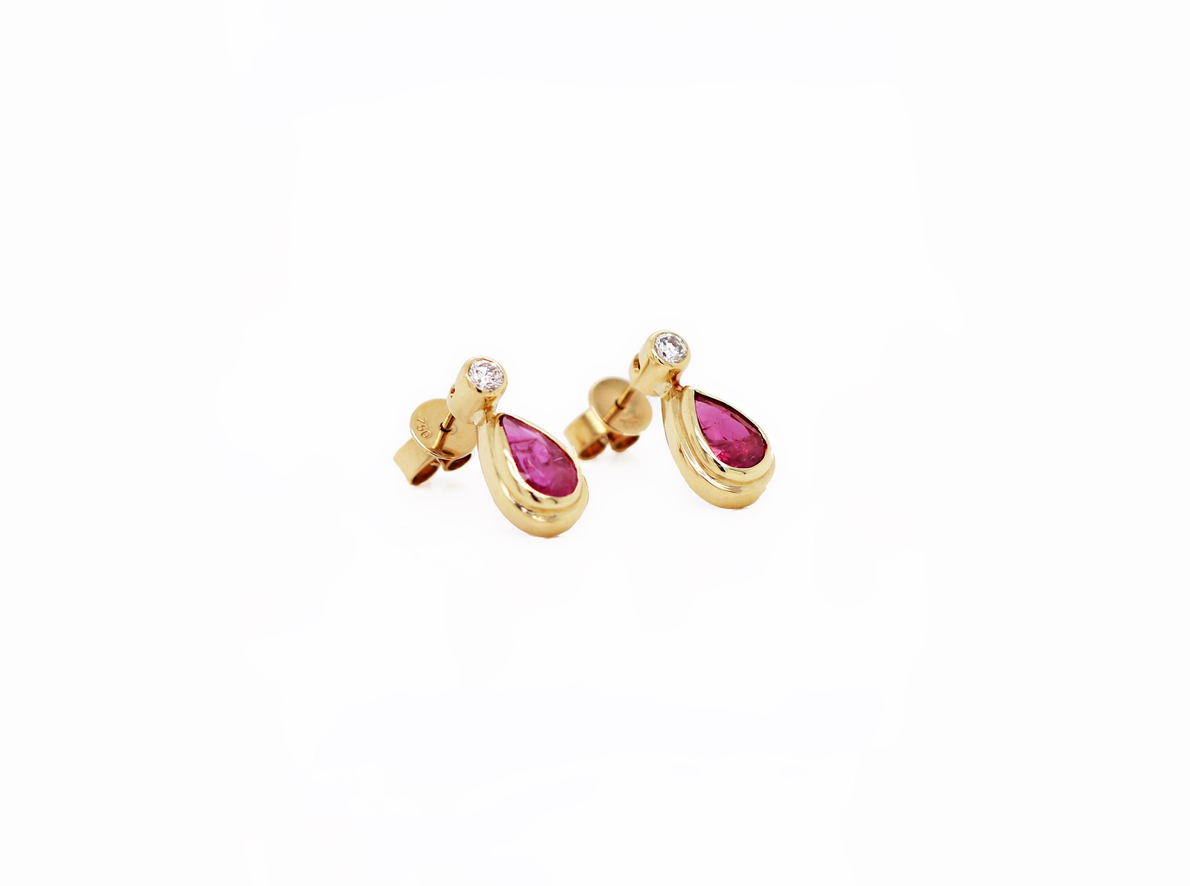 Modern Ruby and Diamond 18 Carat Yellow Gold Drop Earrings For Sale