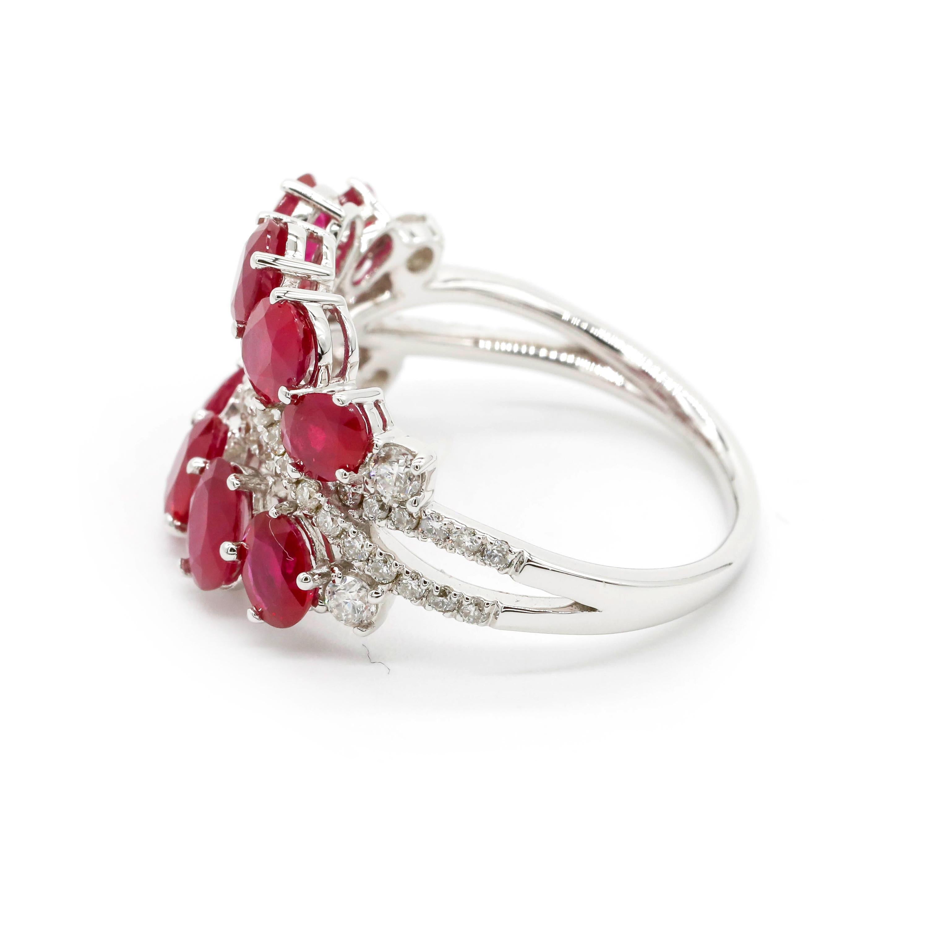3.40 Carat Oval Cut Ruby and 0.59 Carat Diamond Pave 18K White Gold Cluster Ring In Excellent Condition For Sale In New York, NY