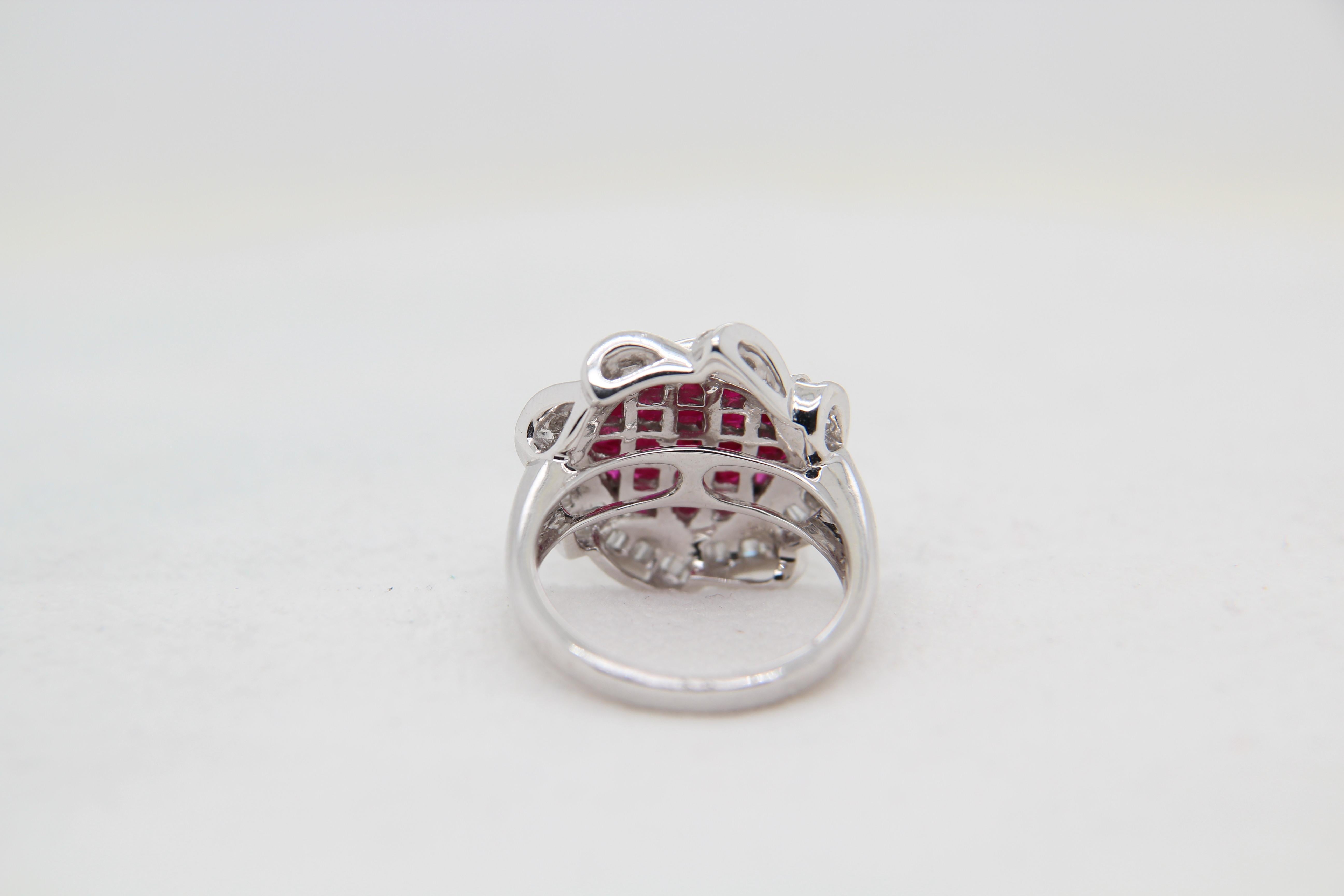 Ruby and Diamond 18 Karat Gold Ring In New Condition In Bangkok, TH