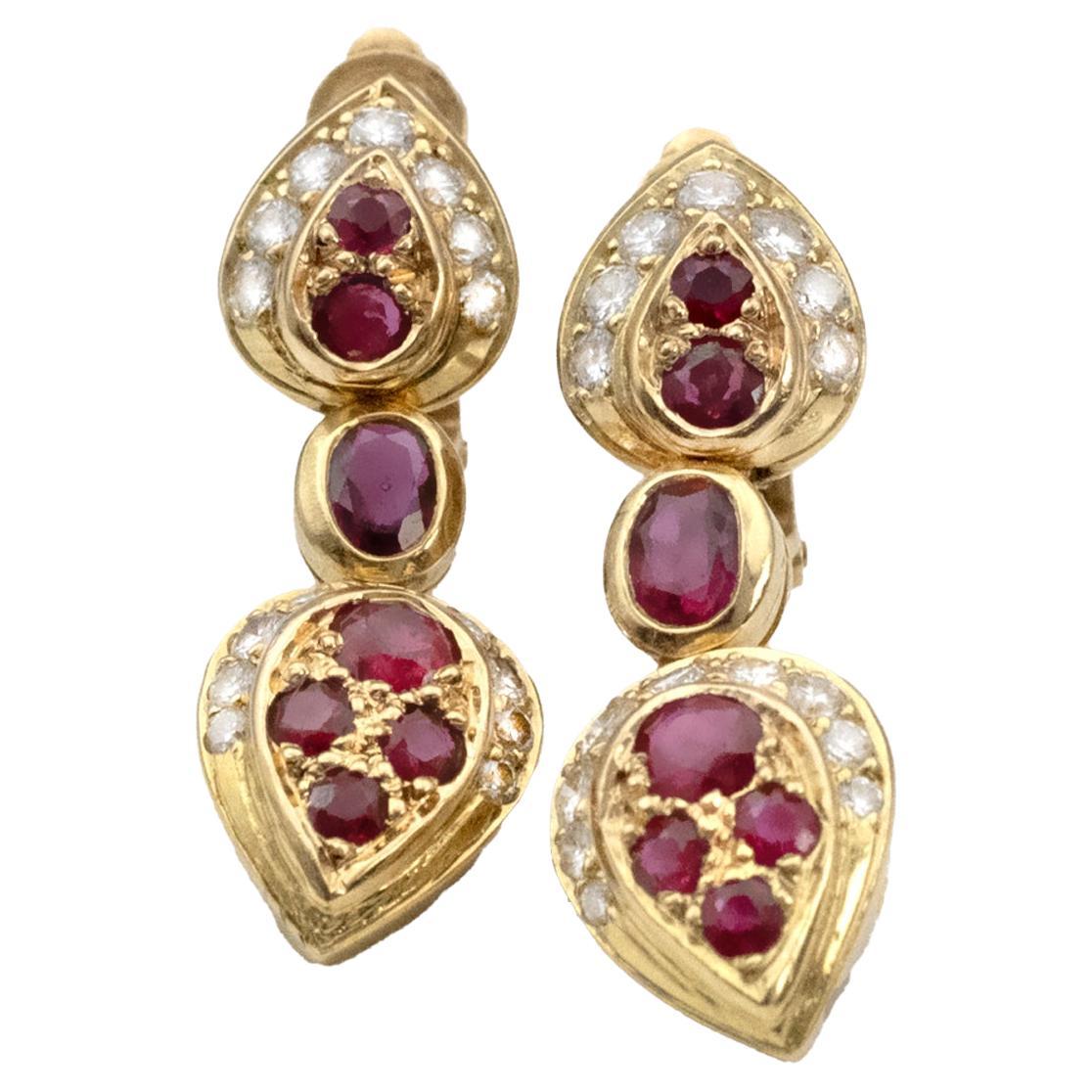 Orecchini a goccia con rubino e diamanti in oro 18K