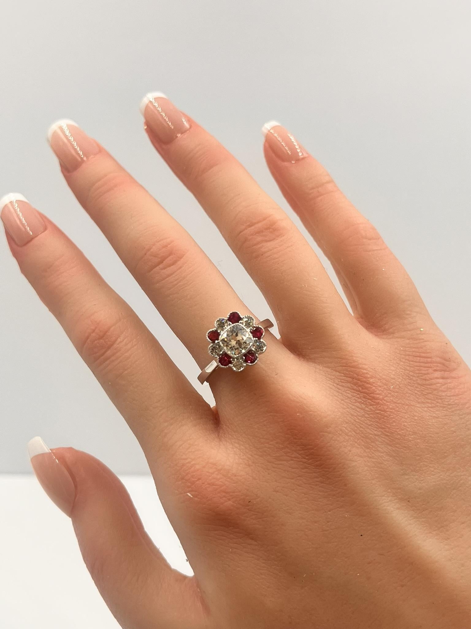 Ruby and Diamond 18K Gold Ring For Sale 5