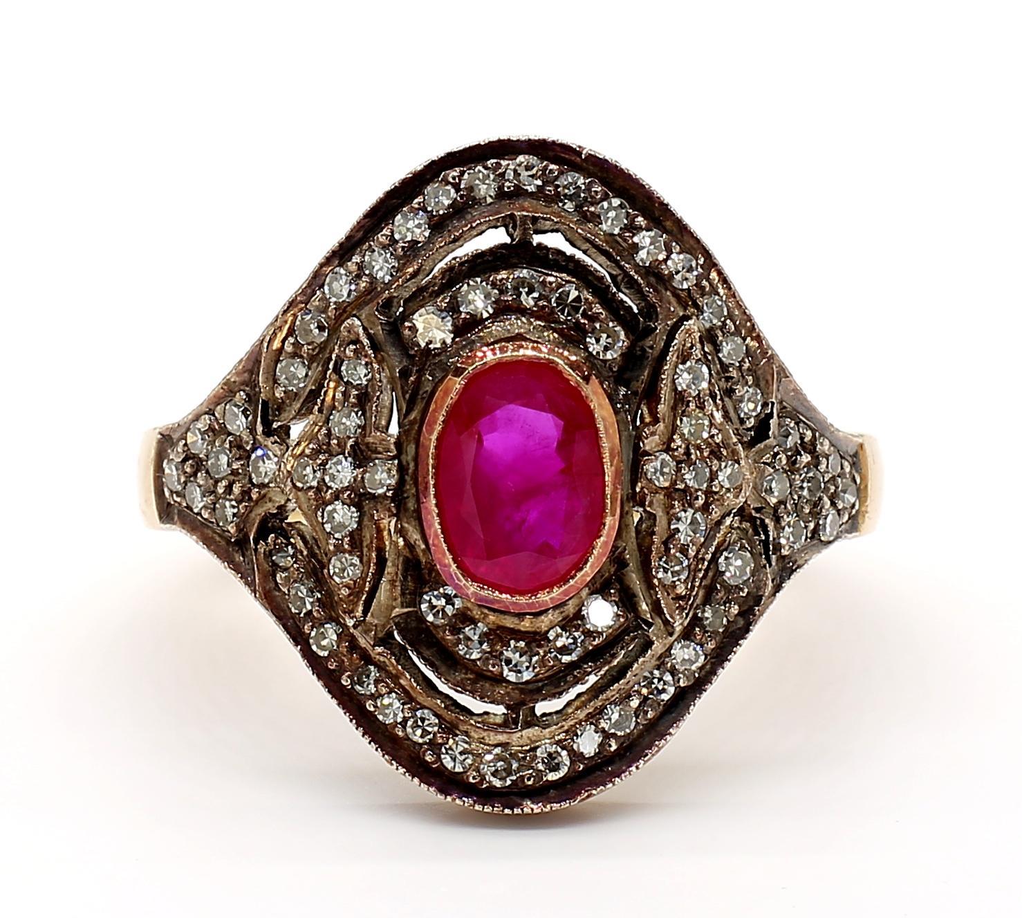 Édouardien Bague en or 18K avec rubis et diamants en vente