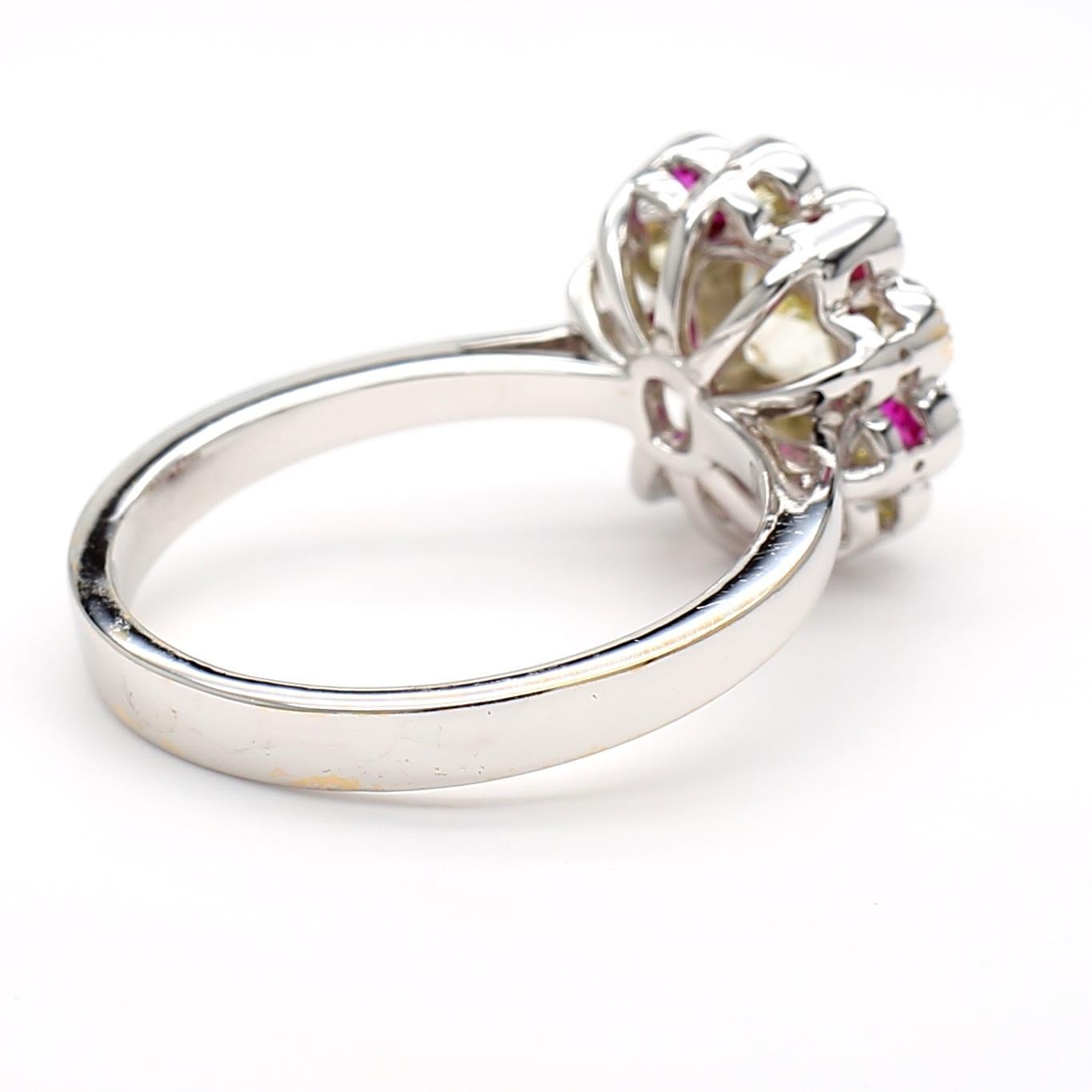 Women's Ruby and Diamond 18K Gold Ring For Sale
