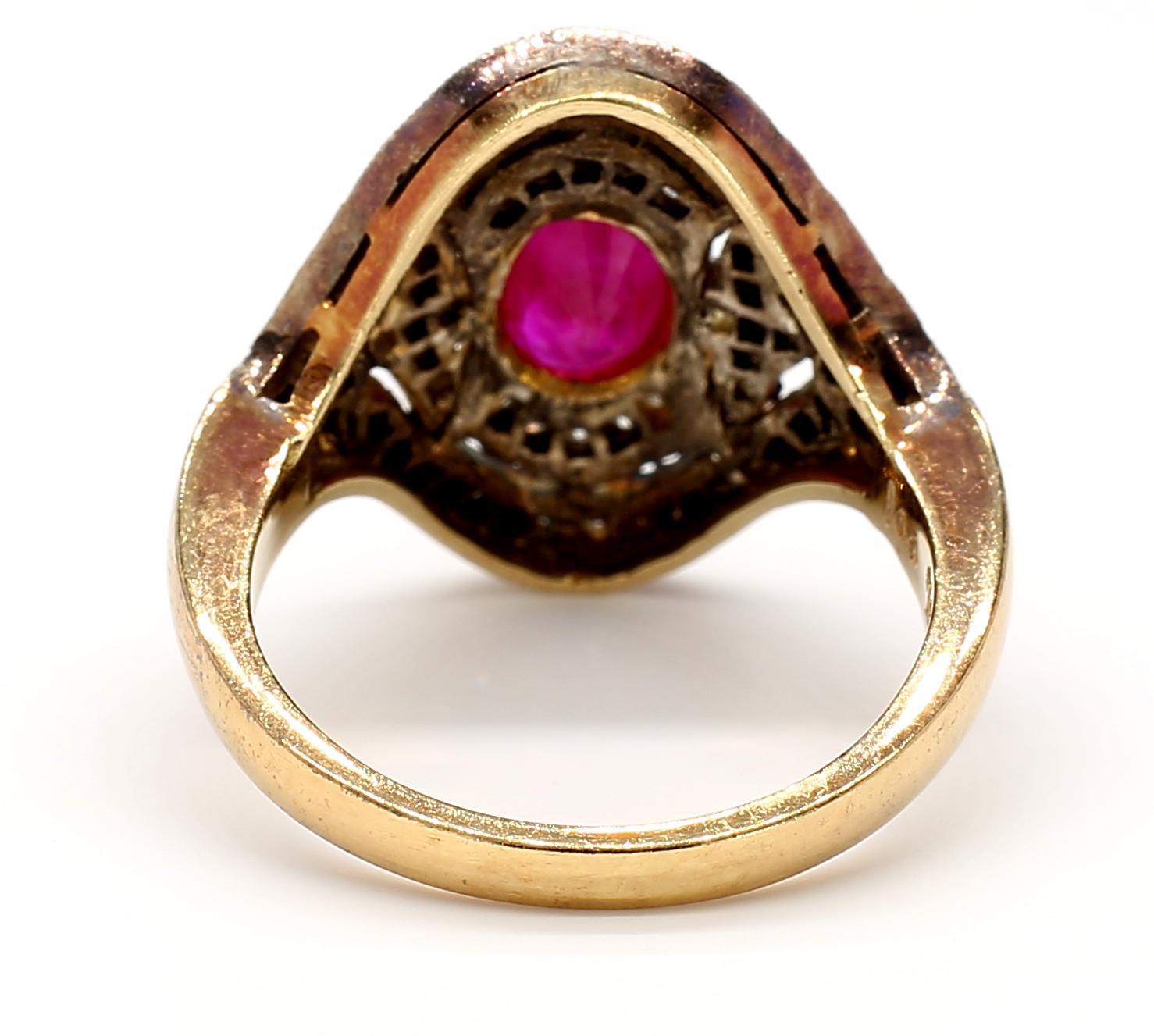 Bague en or 18K avec rubis et diamants en vente 1