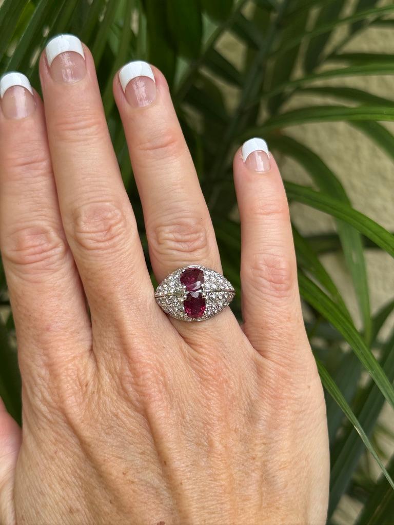 Bague Estate Bold, 2 rubis ovales 3.00 cttw, diamant rond 2.26 cttw G-H VS2-SI2, or blanc 18K 6.44g

Type de bijoux : Bague
Style de bijoux : Audacieux
Type de métal : Or blanc 18K
Métal Poids : 6,44 grammes
Taille de la bague : 7.00
Marque :