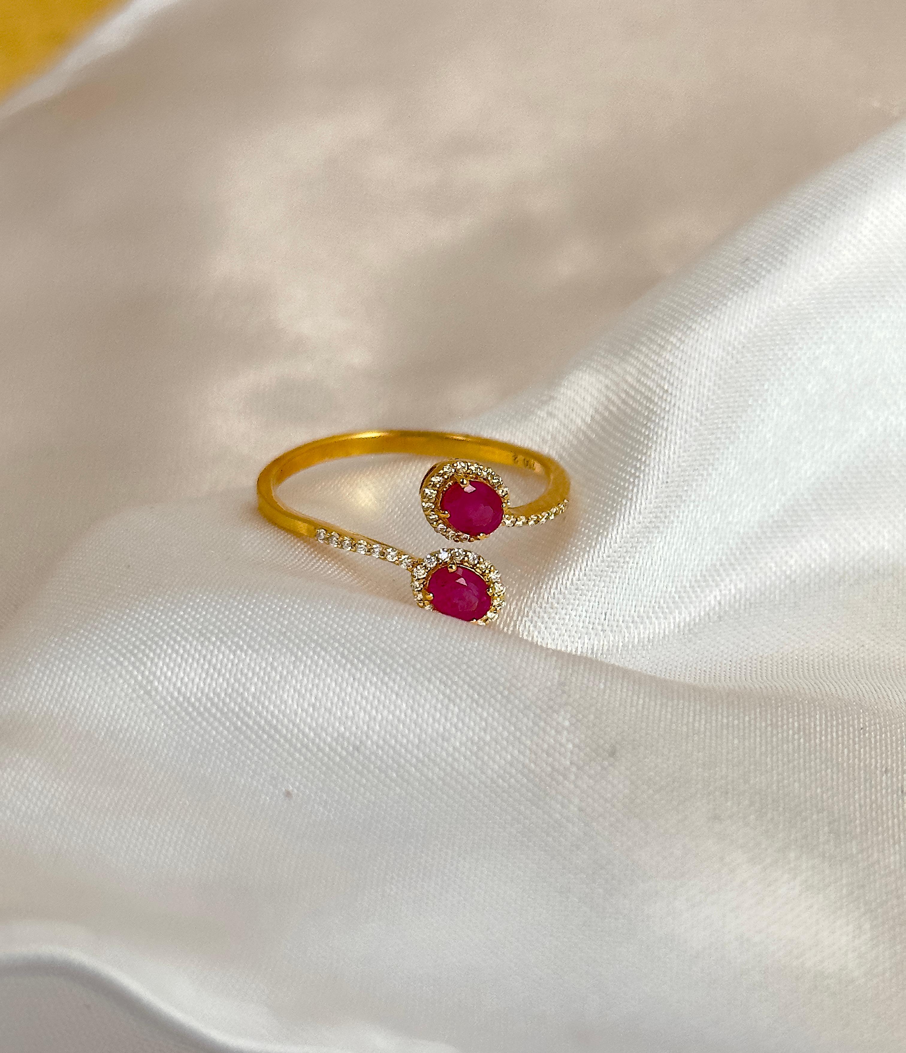 Ruby and Diamond 2 Stone Cocktail Ring with Natural Gemstones and Solid Gold 18k For Sale 2